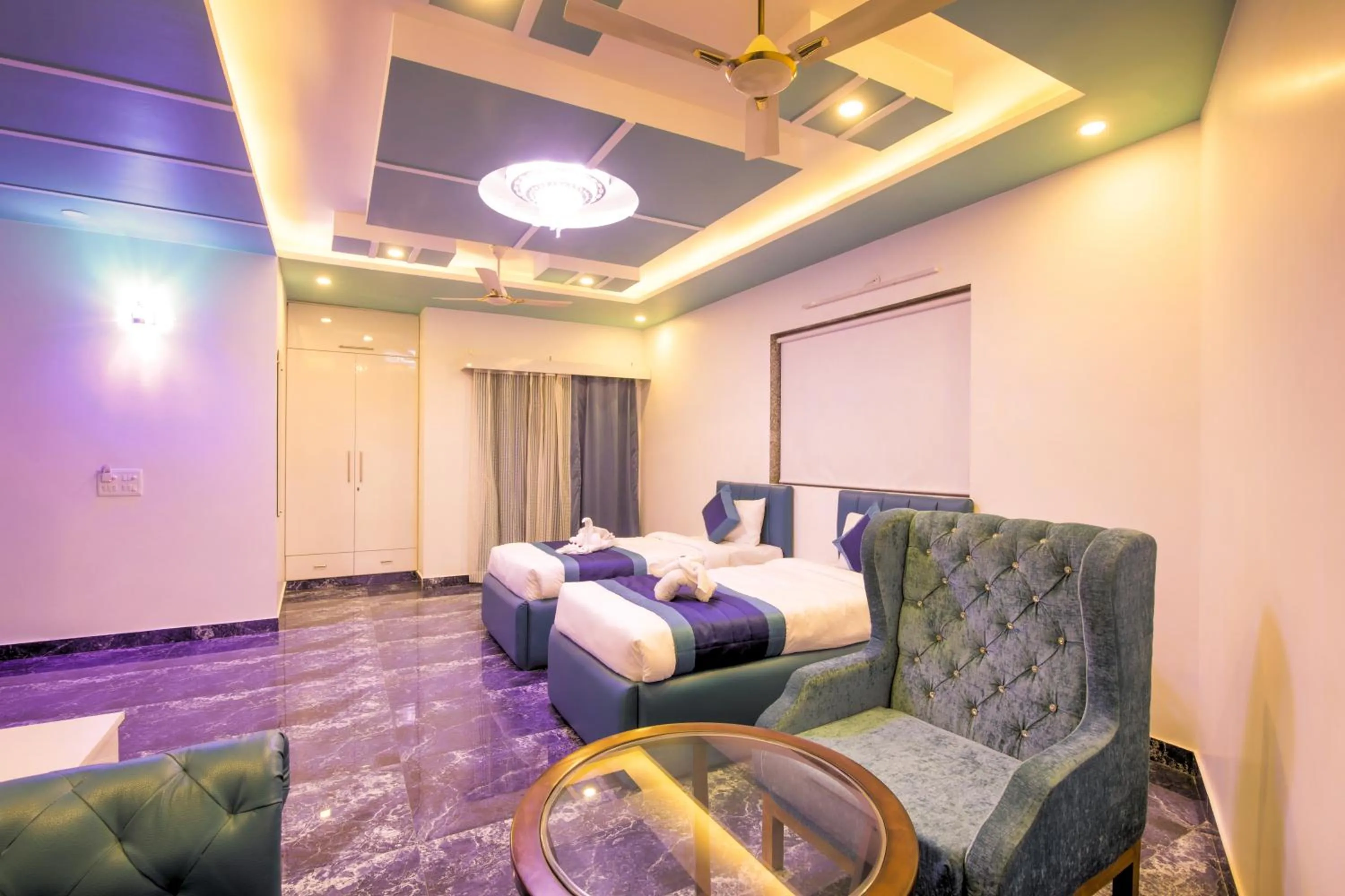 Photo of the whole room in Twin Towers