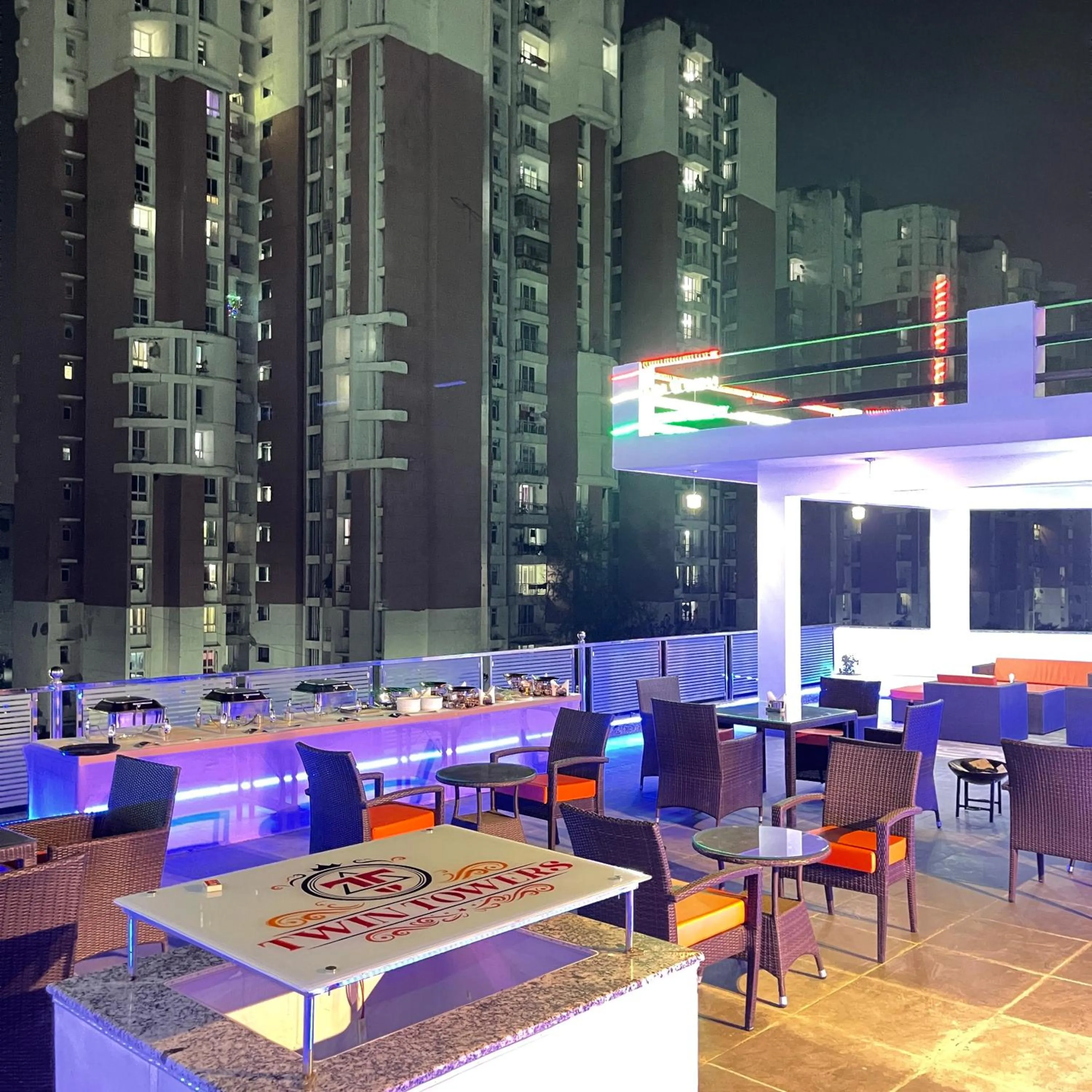 Lounge or bar in Twin Towers