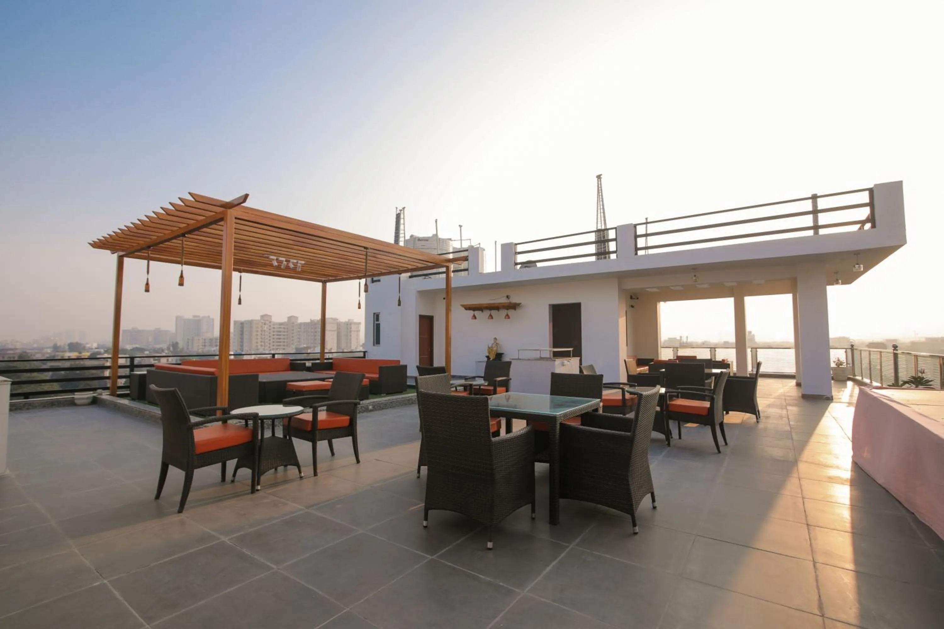 Restaurant/places to eat in Twin Towers