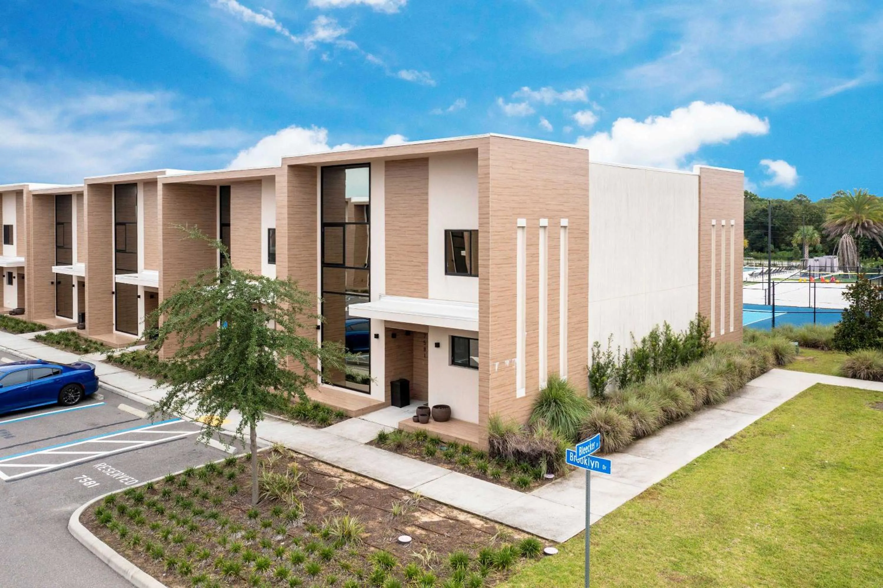 Gorgeous 4Bd Close to Disney @ Magic Village 7581