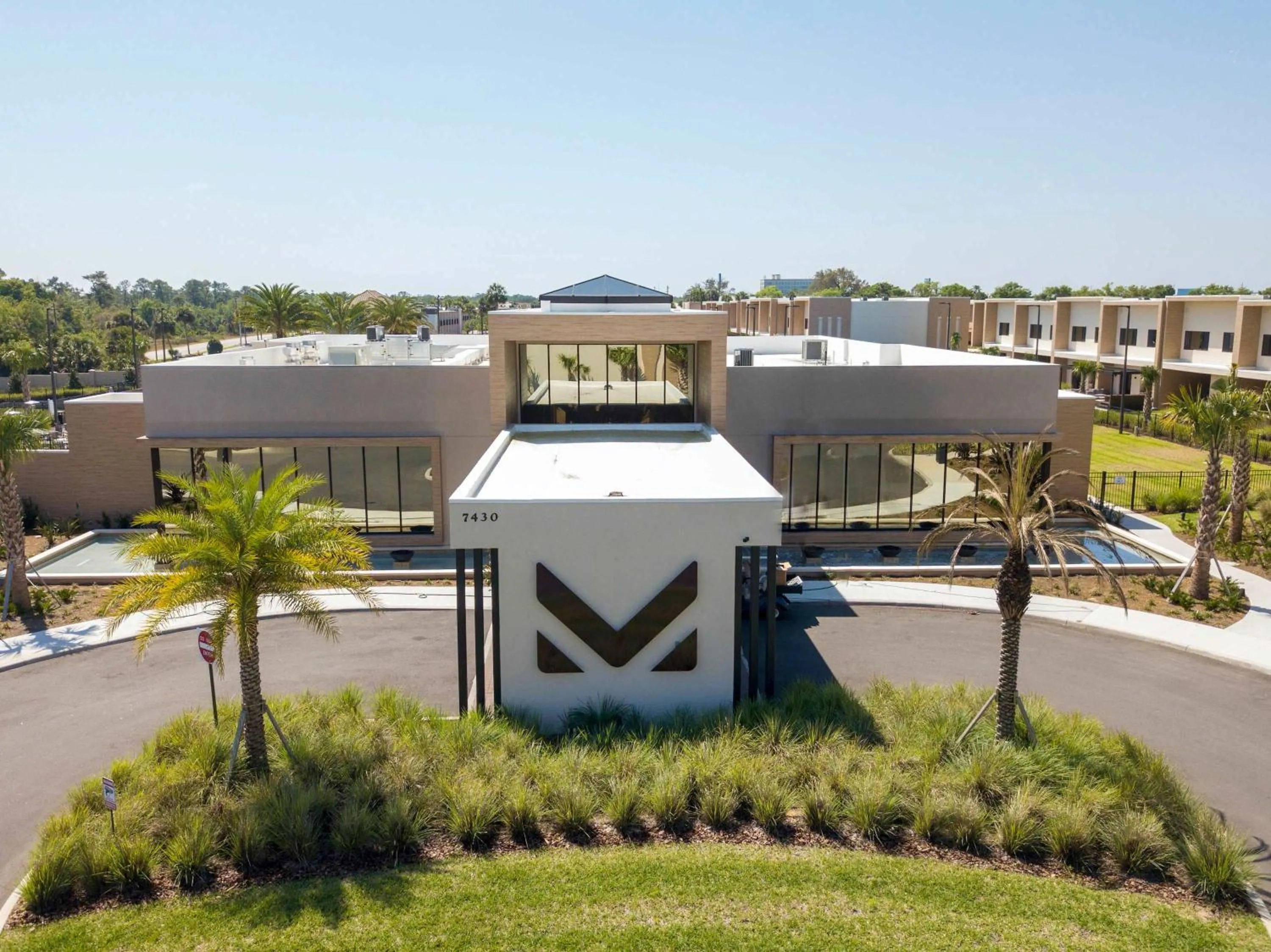 Gorgeous 4Bd Close to Disney @ Magic Village 7581