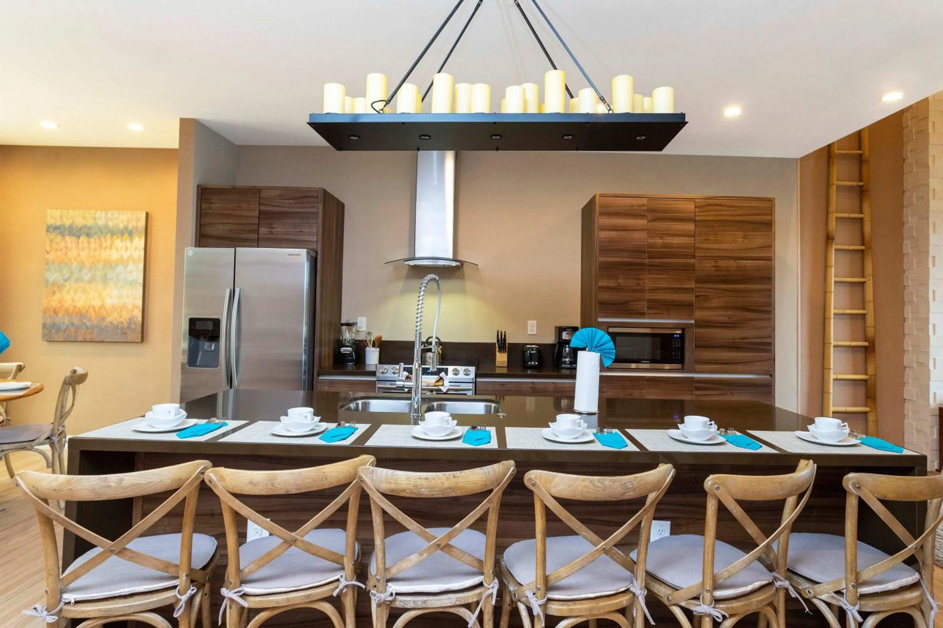 Gorgeous 4Bd Close to Disney @ Magic Village 7581