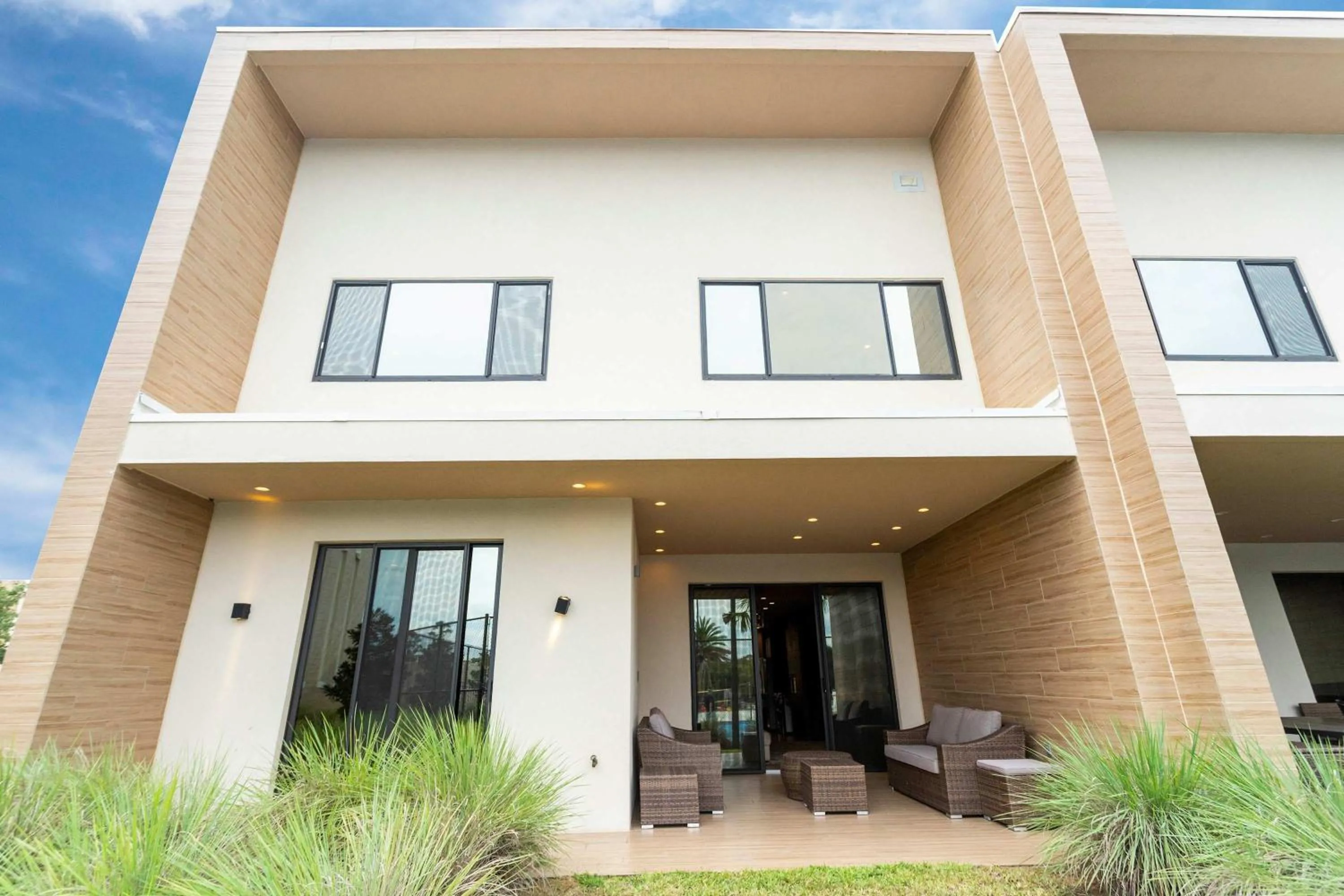 Gorgeous 4Bd Close to Disney @ Magic Village 7581