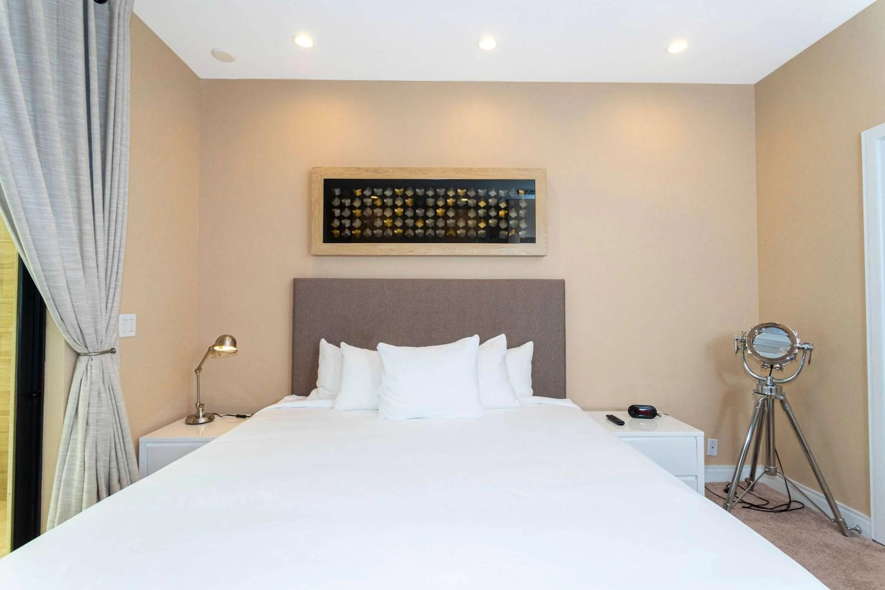 Bed in Gorgeous 4Bd Close to Disney @ Magic Village 7581