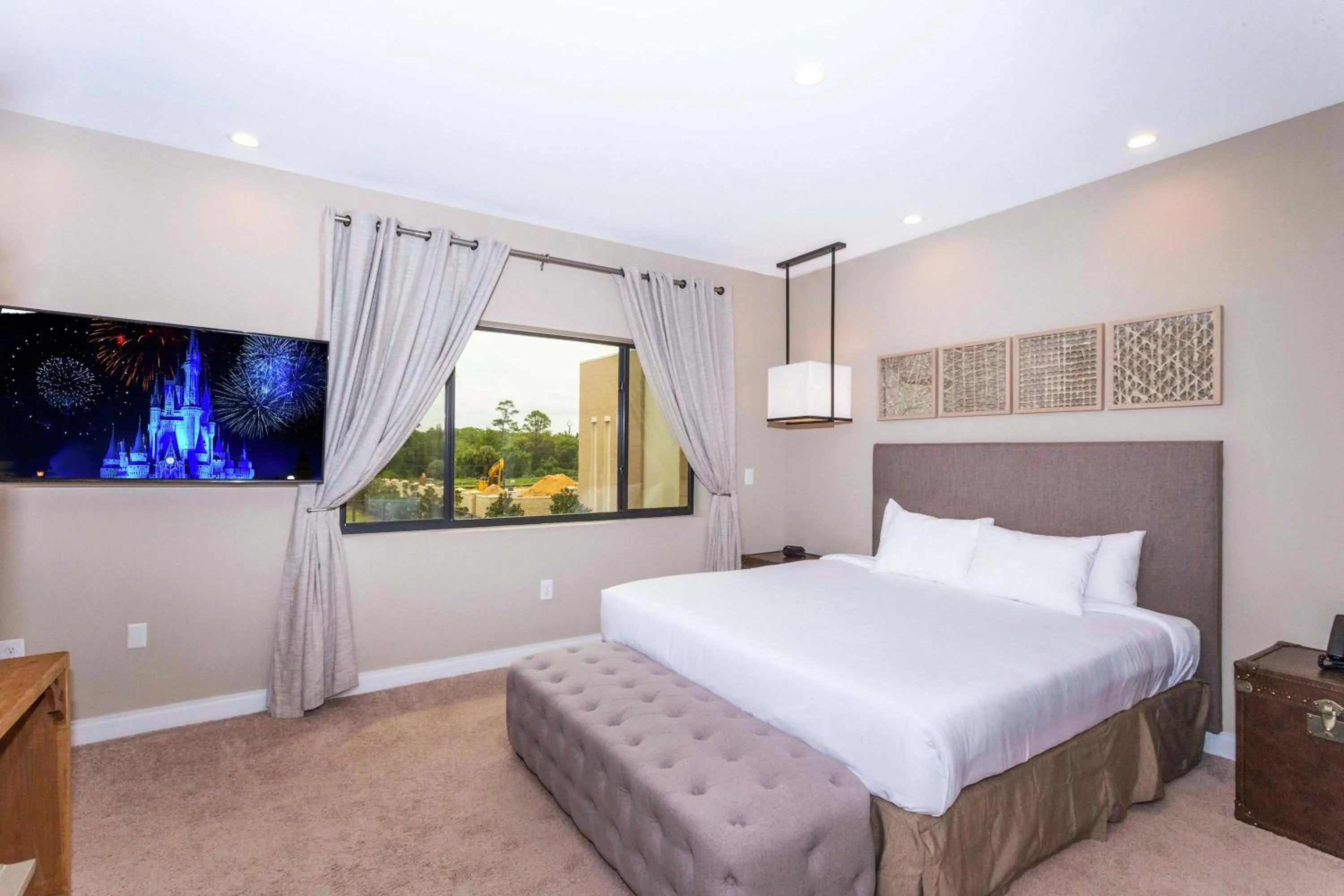 Bed in Gorgeous 4Bd Close to Disney @ Magic Village 7581