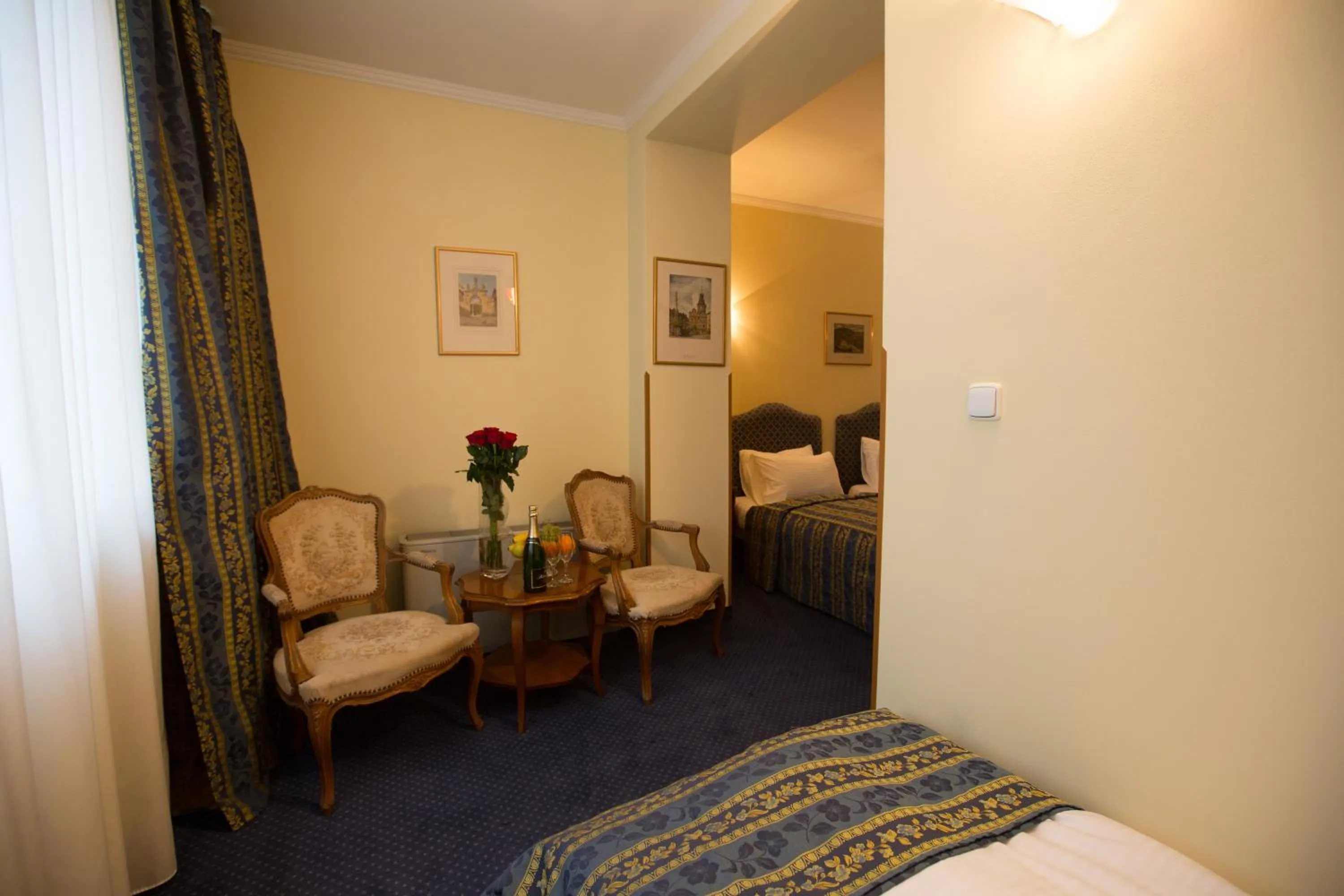 Coffee/tea facilities, Bed in Hotel Tyl