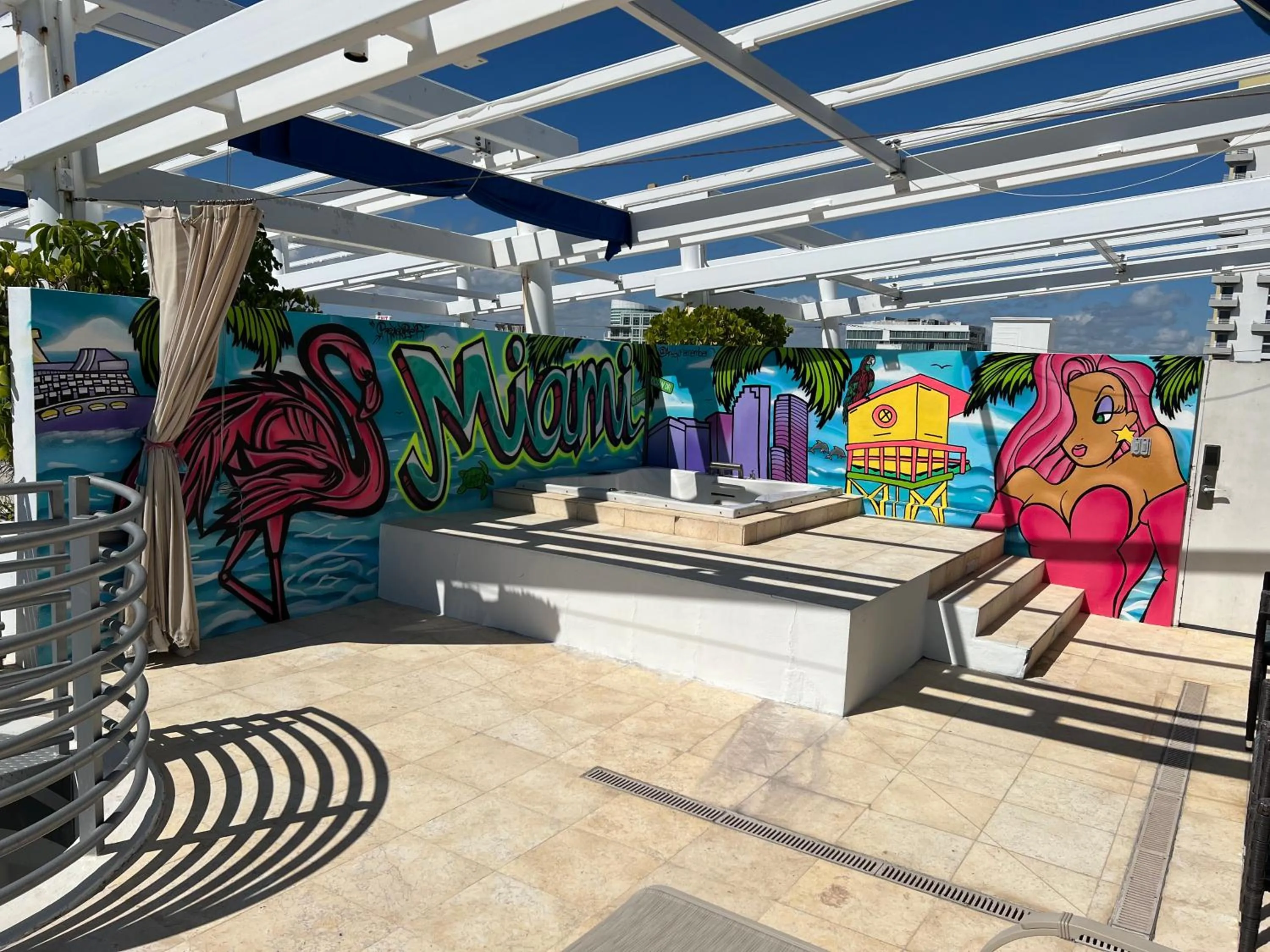 Day in Boutique Suites 3 min walk to beach