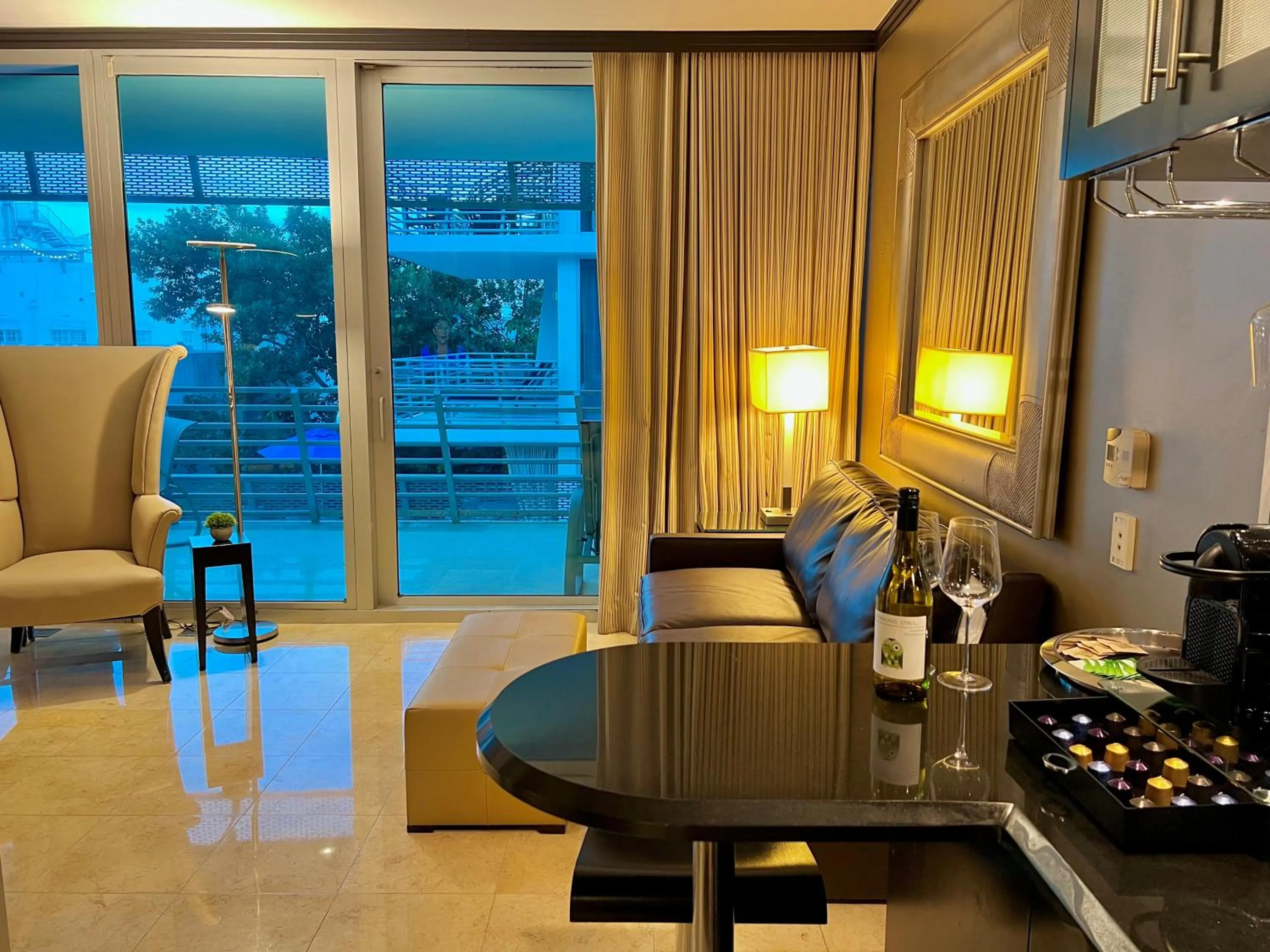 Living room in Boutique Suites 3 min walk to beach