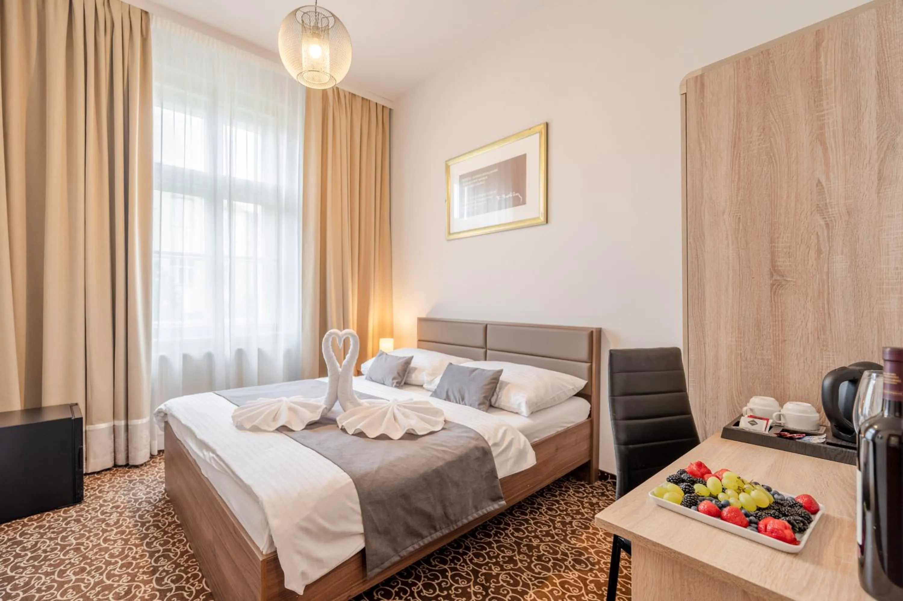 Photo of the whole room, Bed in Hotel Brixen