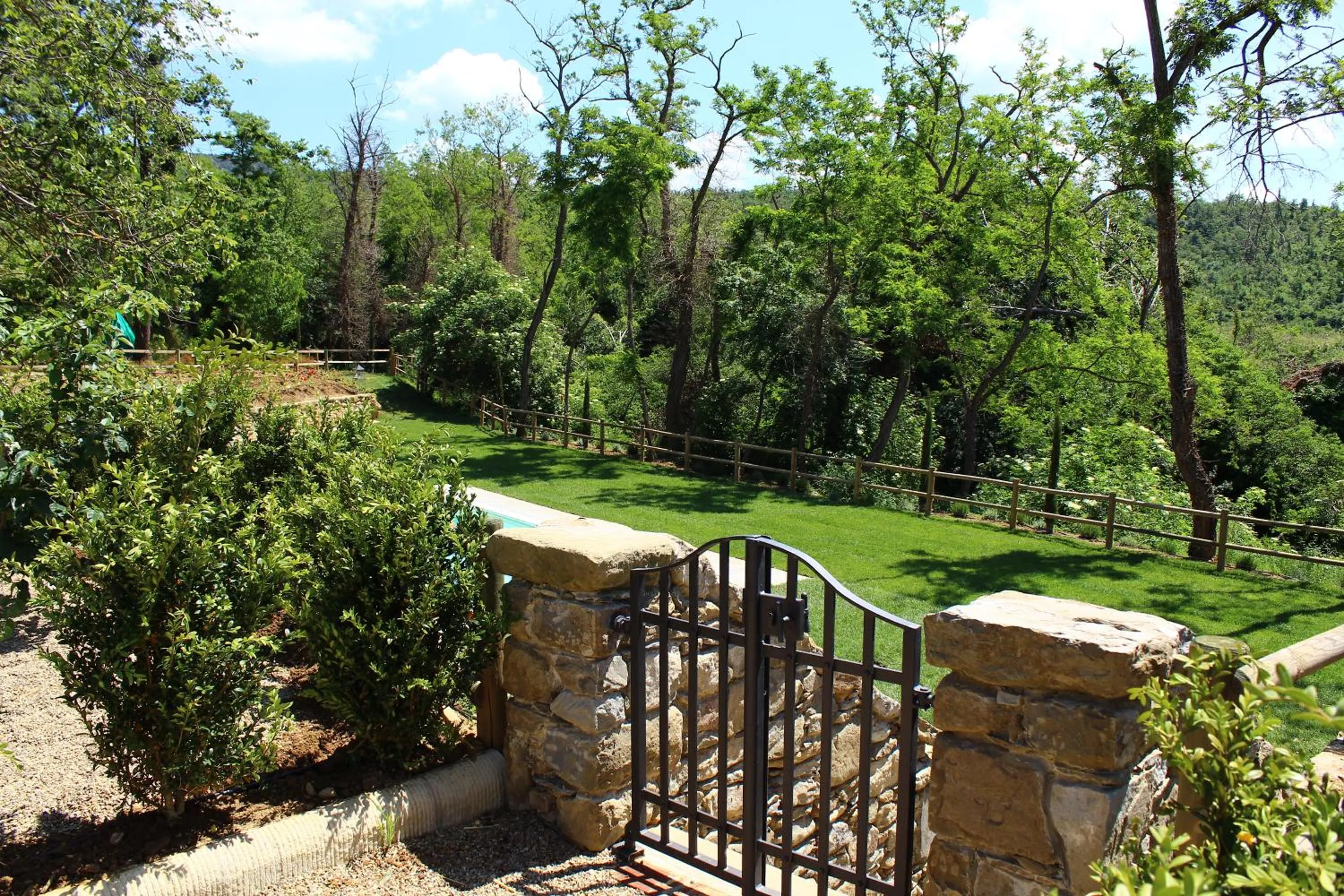 Garden in La Cantina Relais - Fattoria Il Cipresso