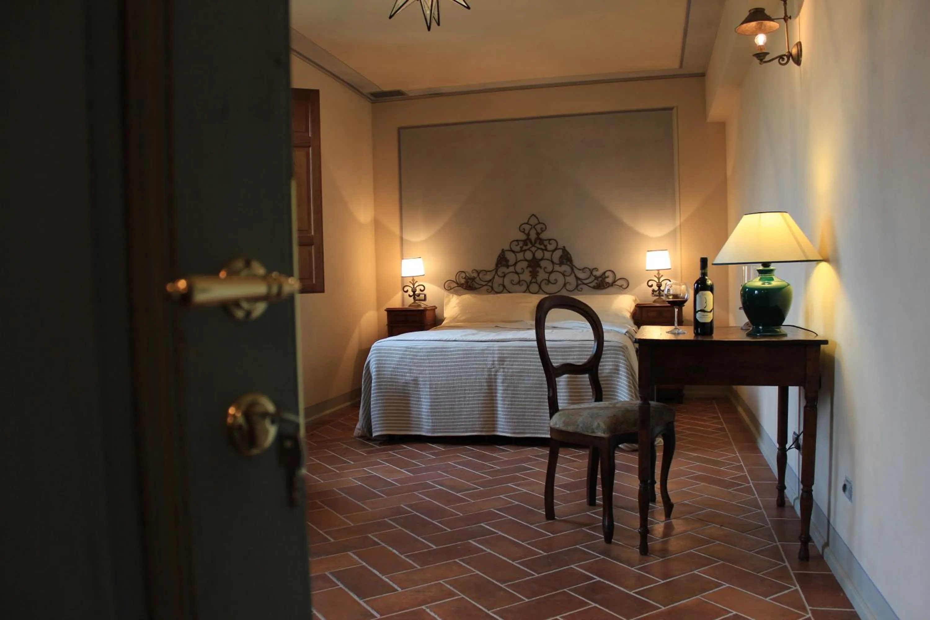 Bed in La Cantina Relais - Fattoria Il Cipresso