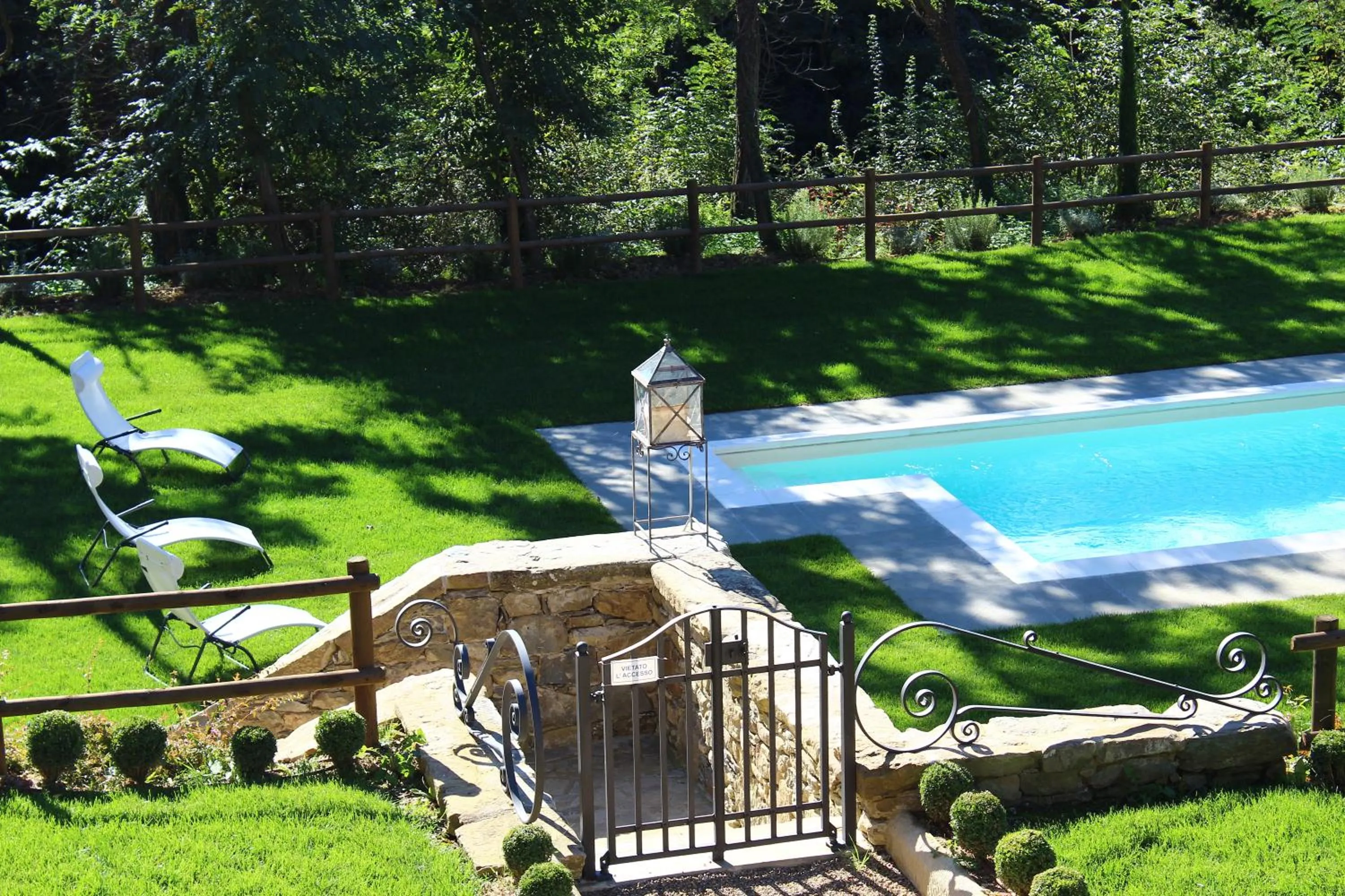 Swimming pool in La Cantina Relais - Fattoria Il Cipresso