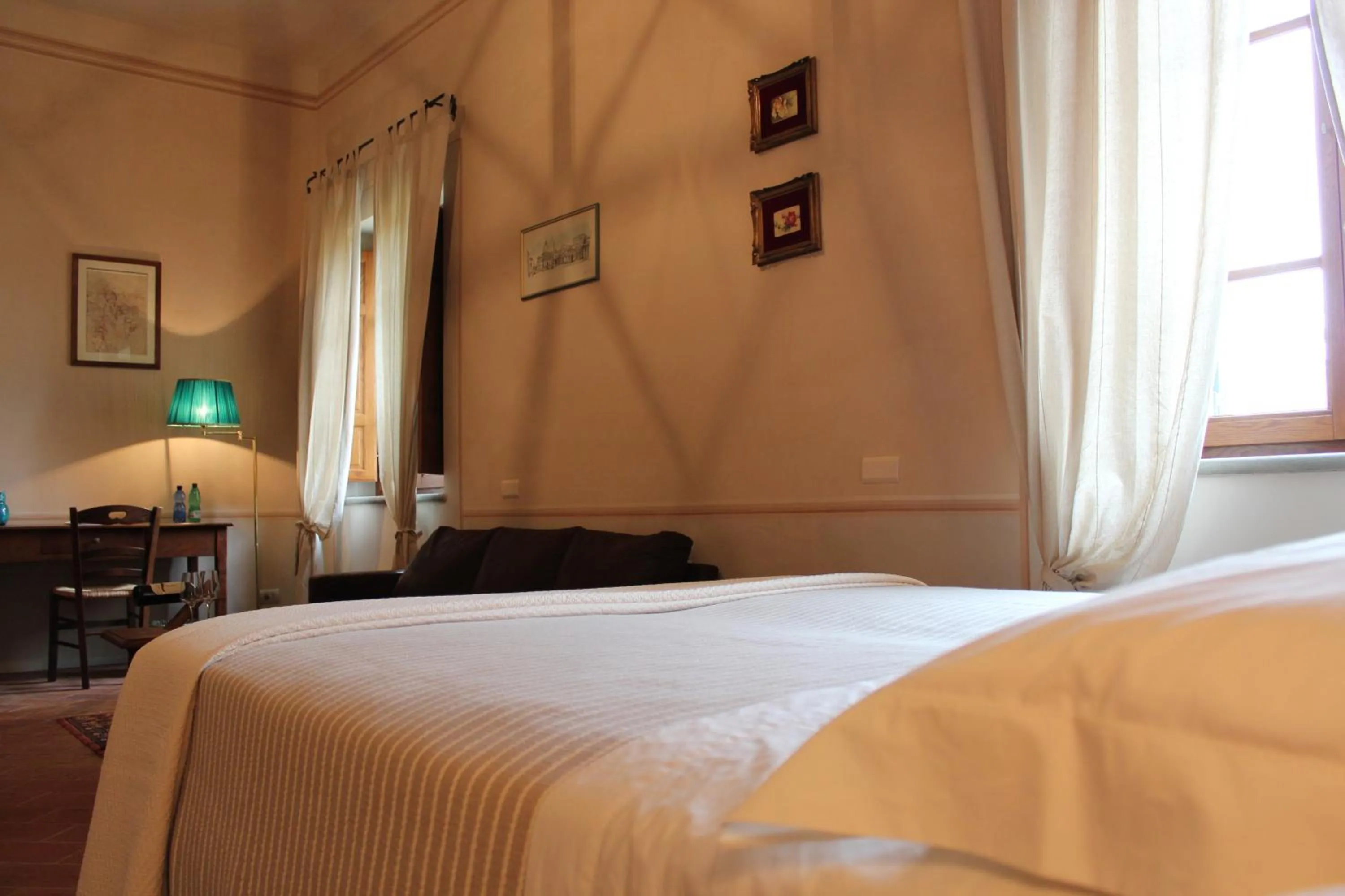 Bedroom, Bed in La Cantina Relais - Fattoria Il Cipresso