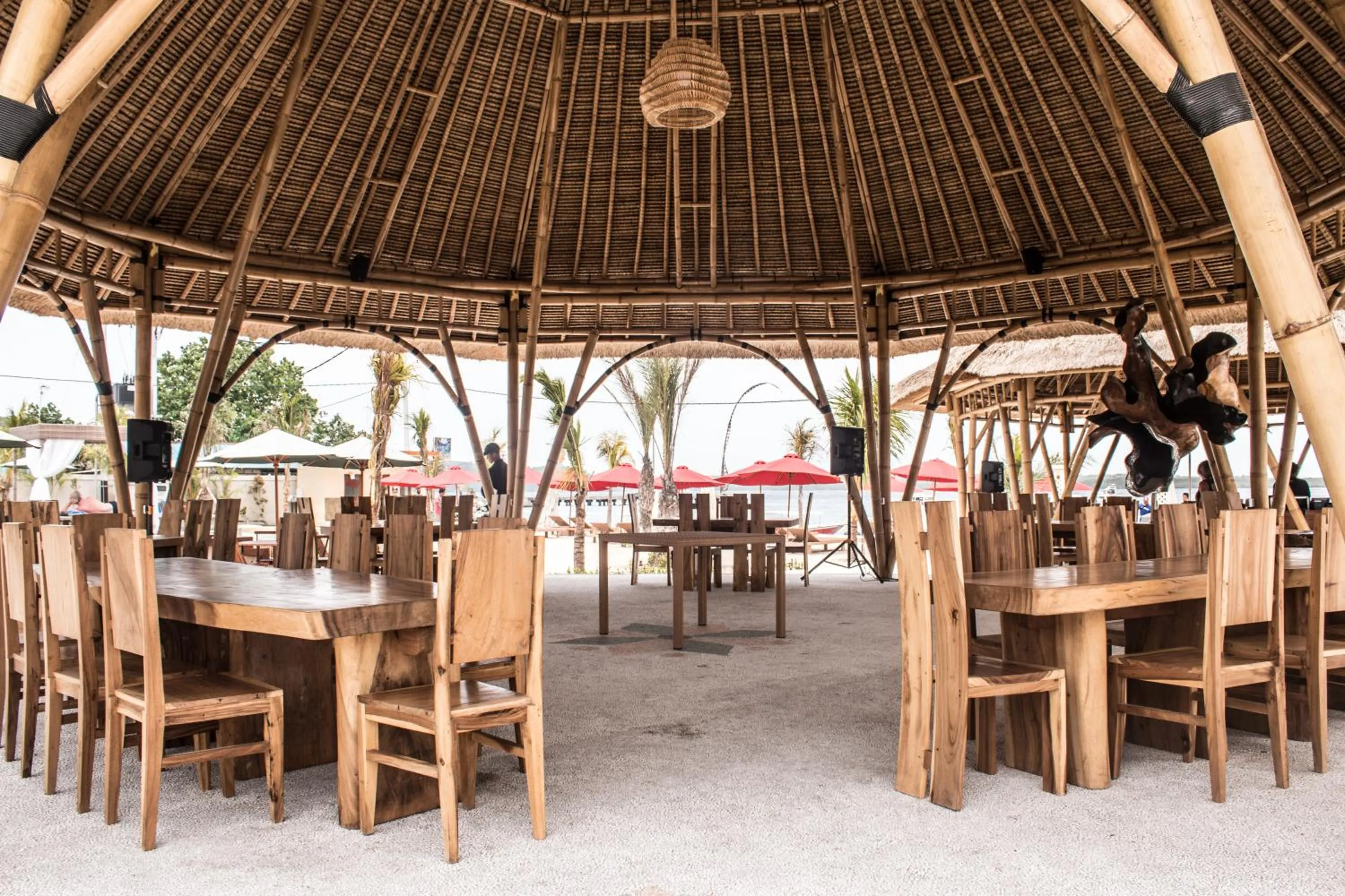 Restaurant/places to eat in Maruti Beach Club