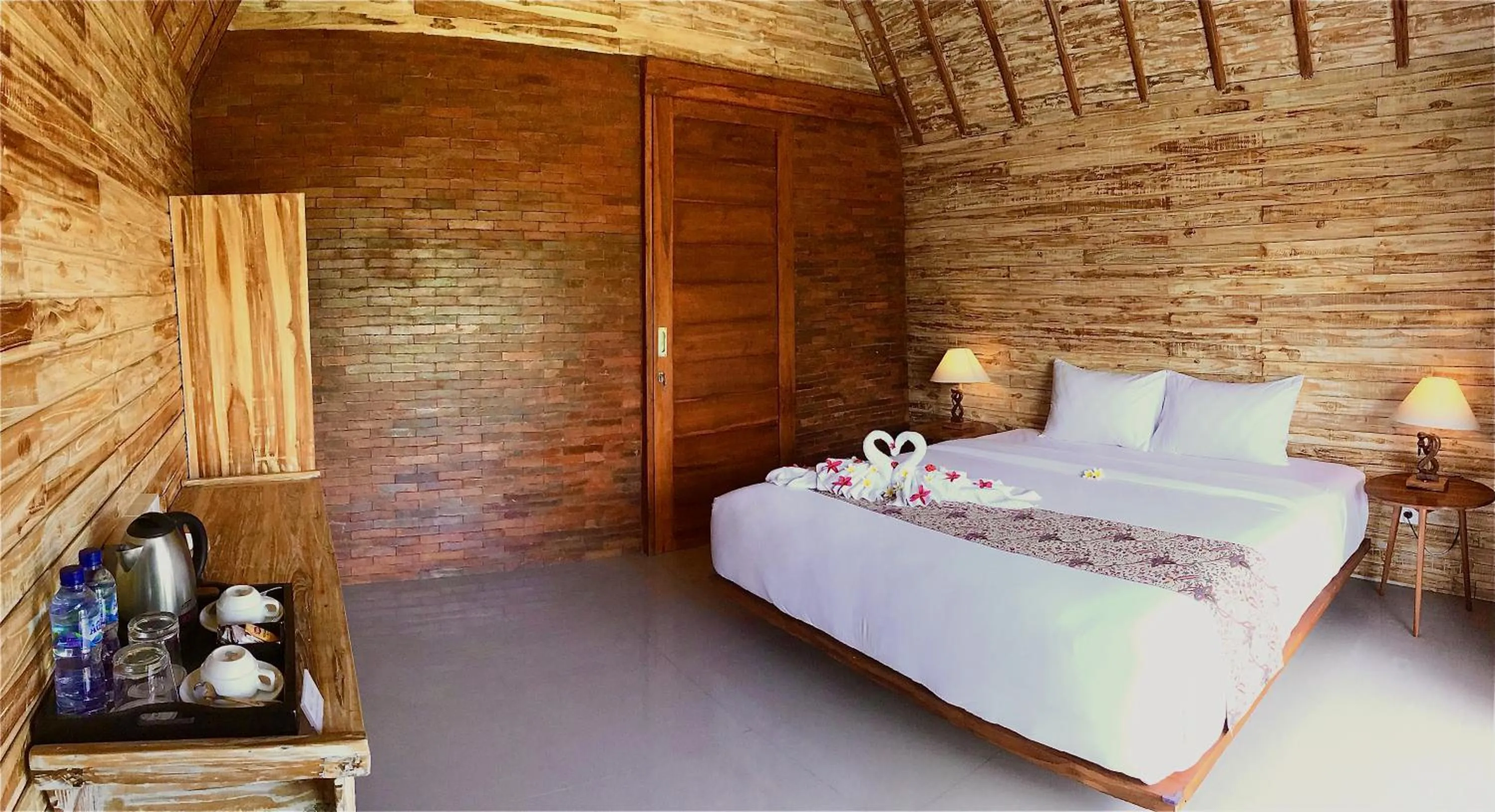Bedroom, Bed in Maruti Beach Club
