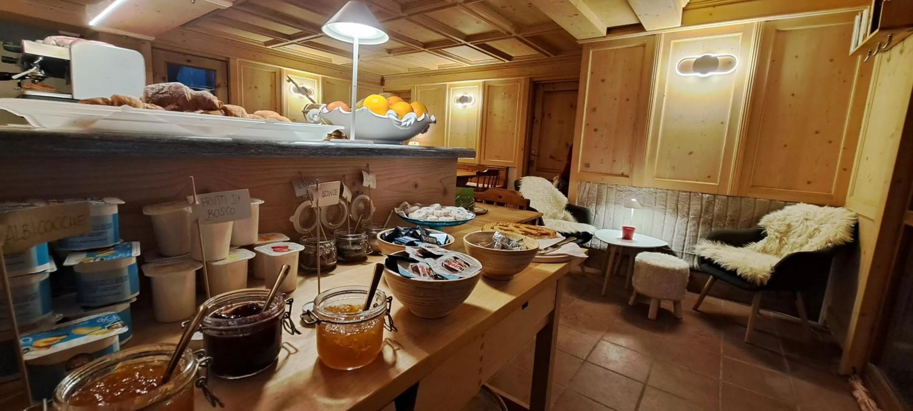 Food and drinks in Residence Weissthor