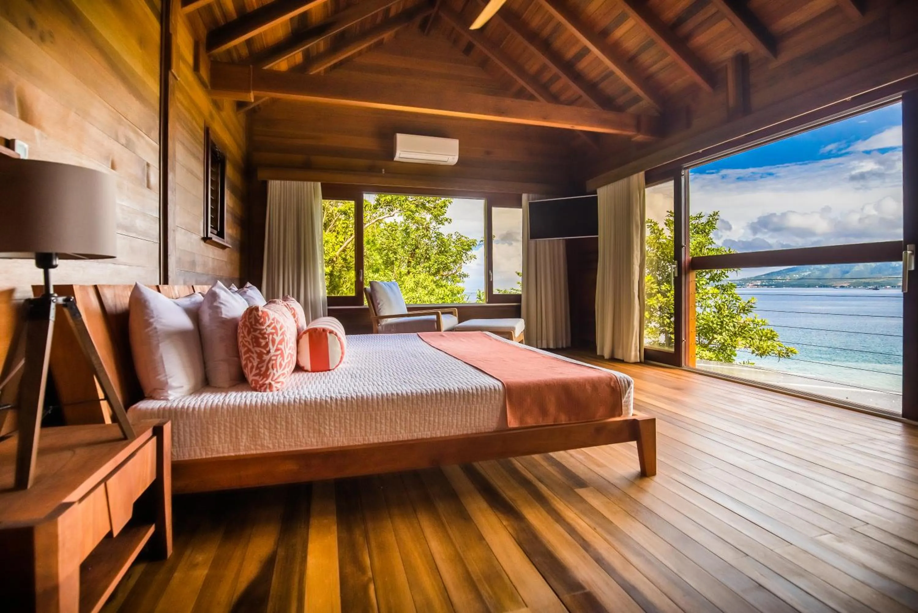 Bedroom, Bed in Secret Bay