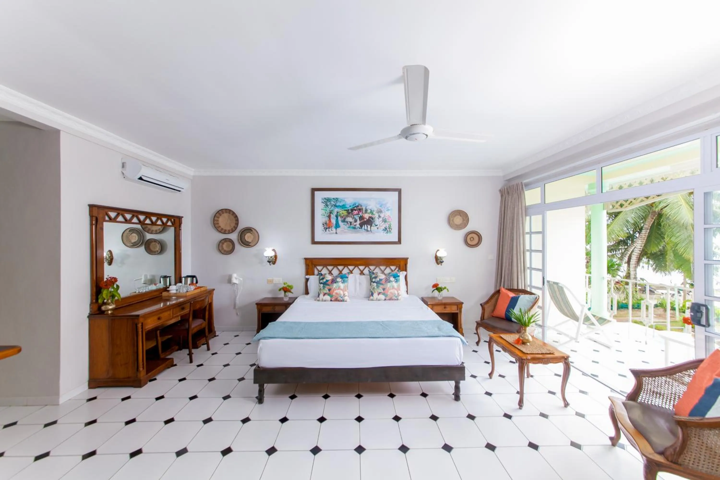 Bed in Palm Beach Hotel