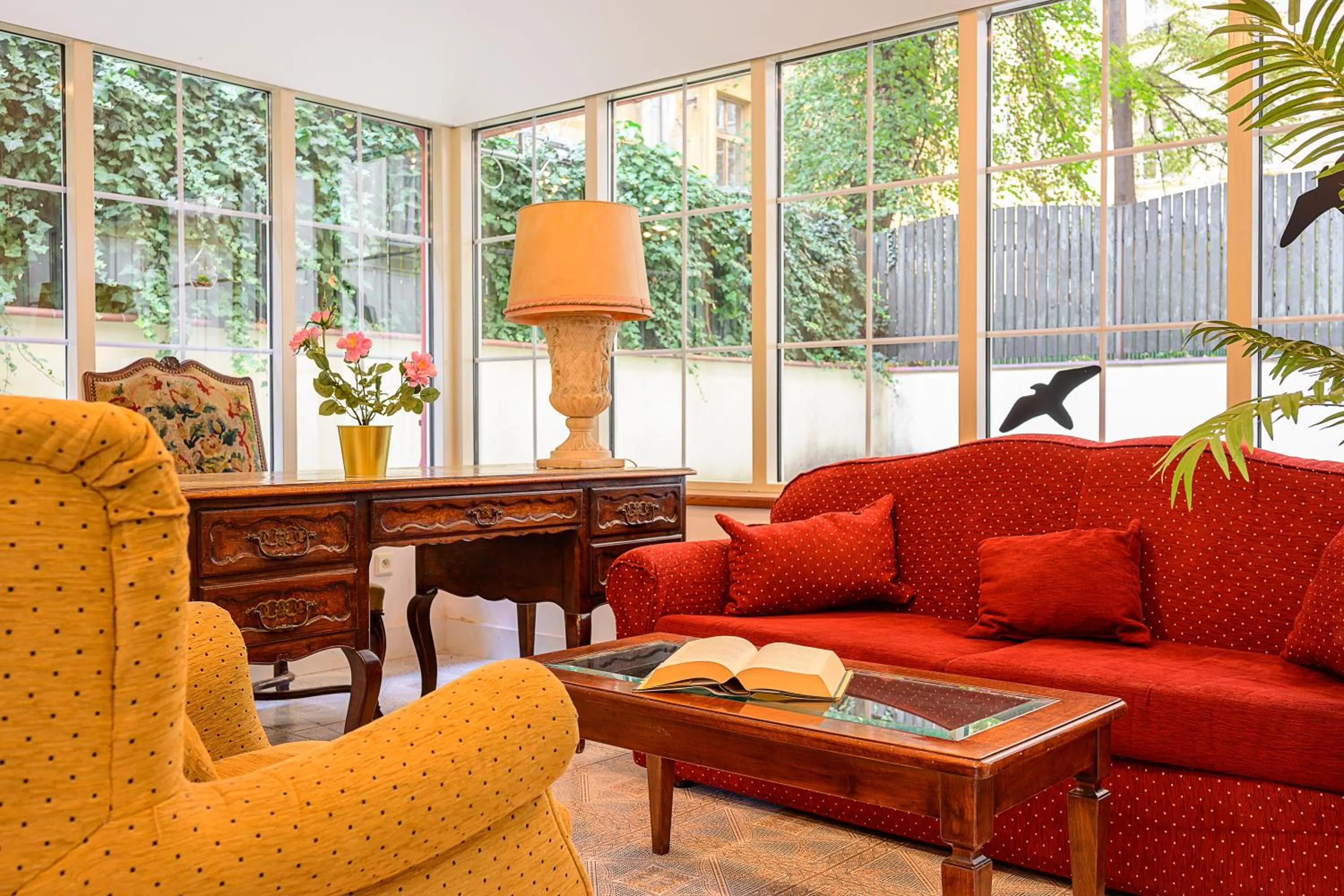 Communal lounge/ TV room in Hotel Malá Strana