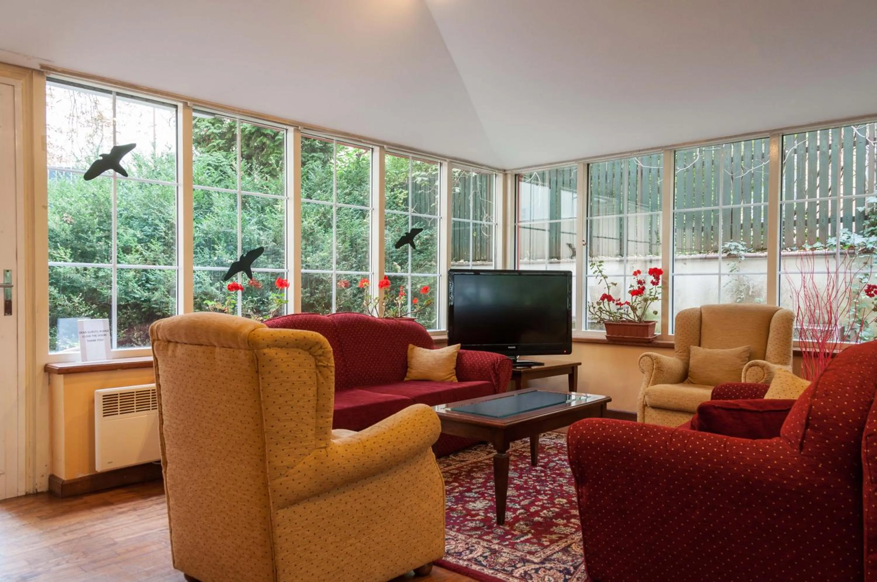 Communal lounge/ TV room in Hotel Malá Strana