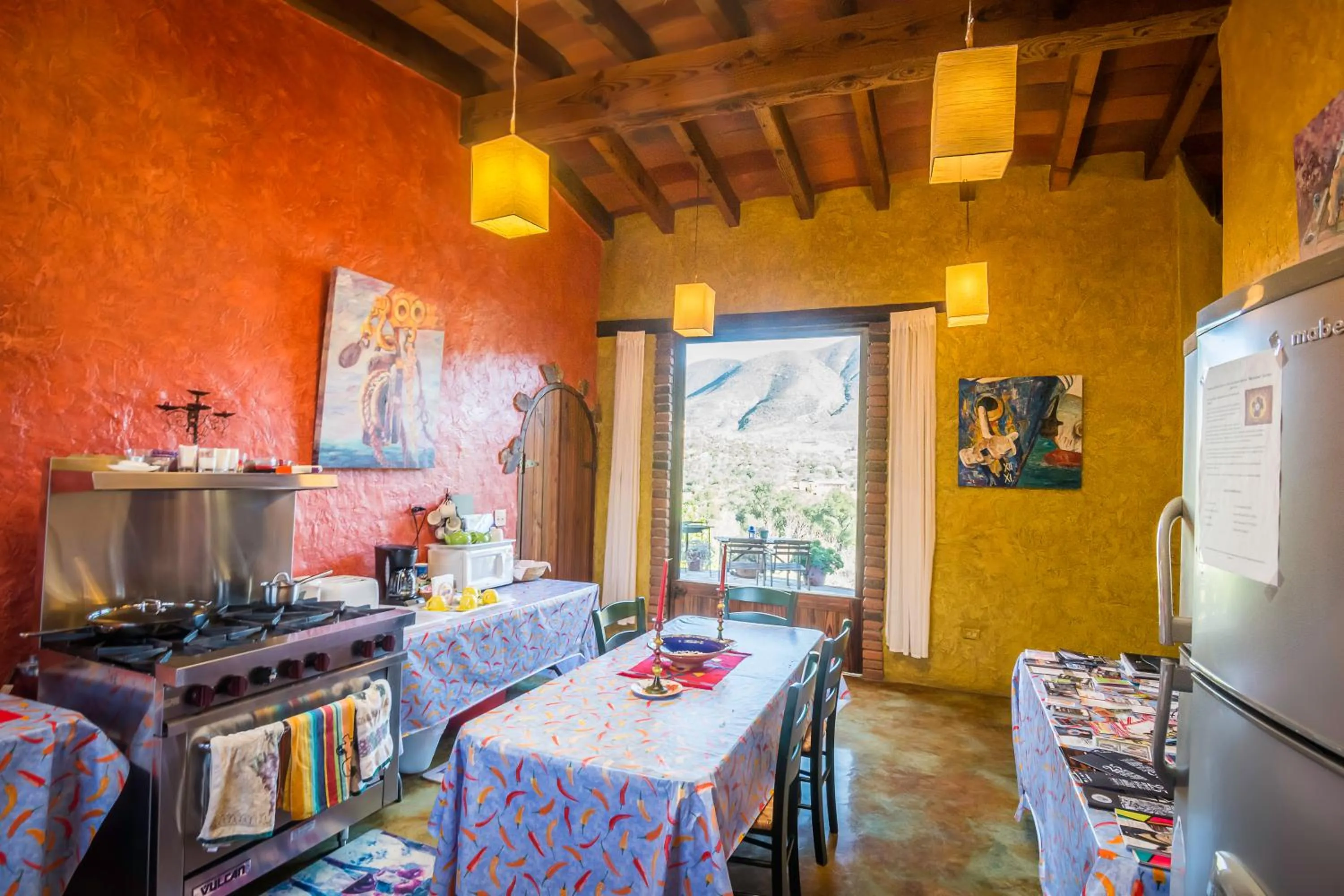 Kitchen or kitchenette in Quinta Maria en la Ruta del Vino