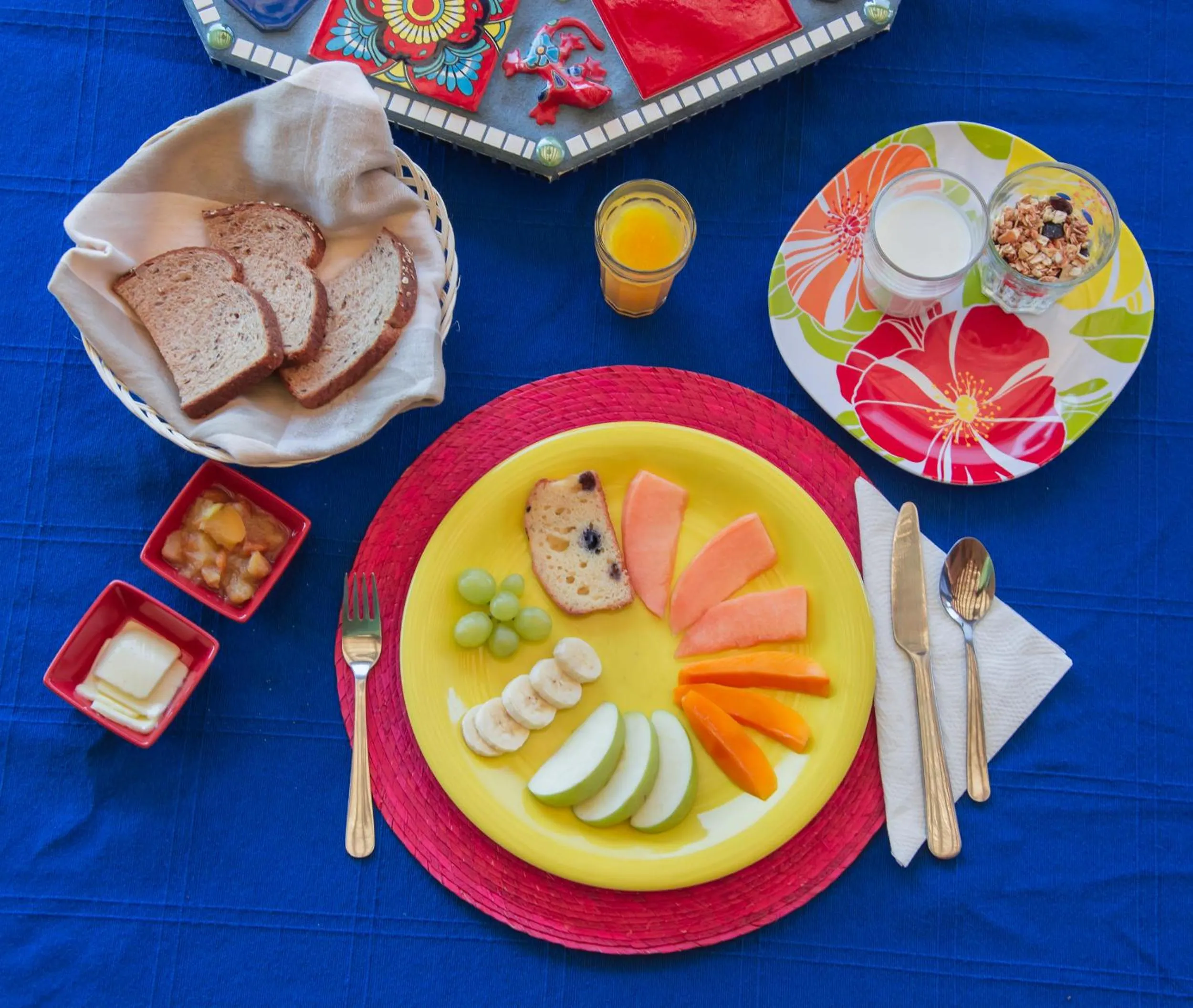 Continental breakfast in Quinta Maria en la Ruta del Vino