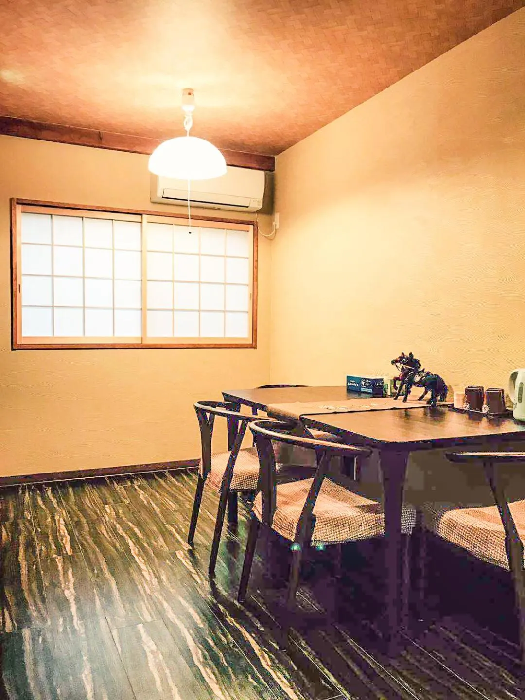 Dining area in INN Plus Toji Kindo