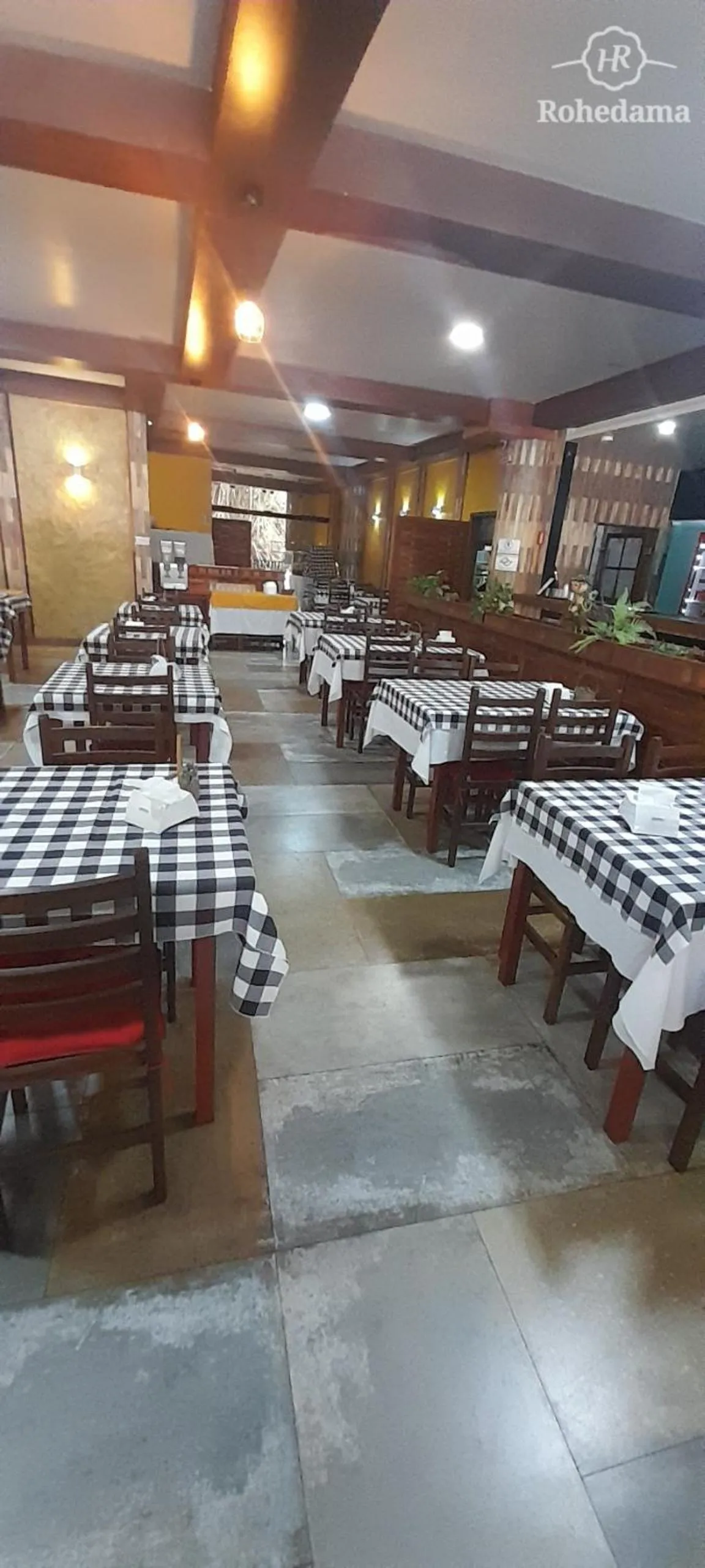 Restaurant/places to eat in Rohedama Hotel