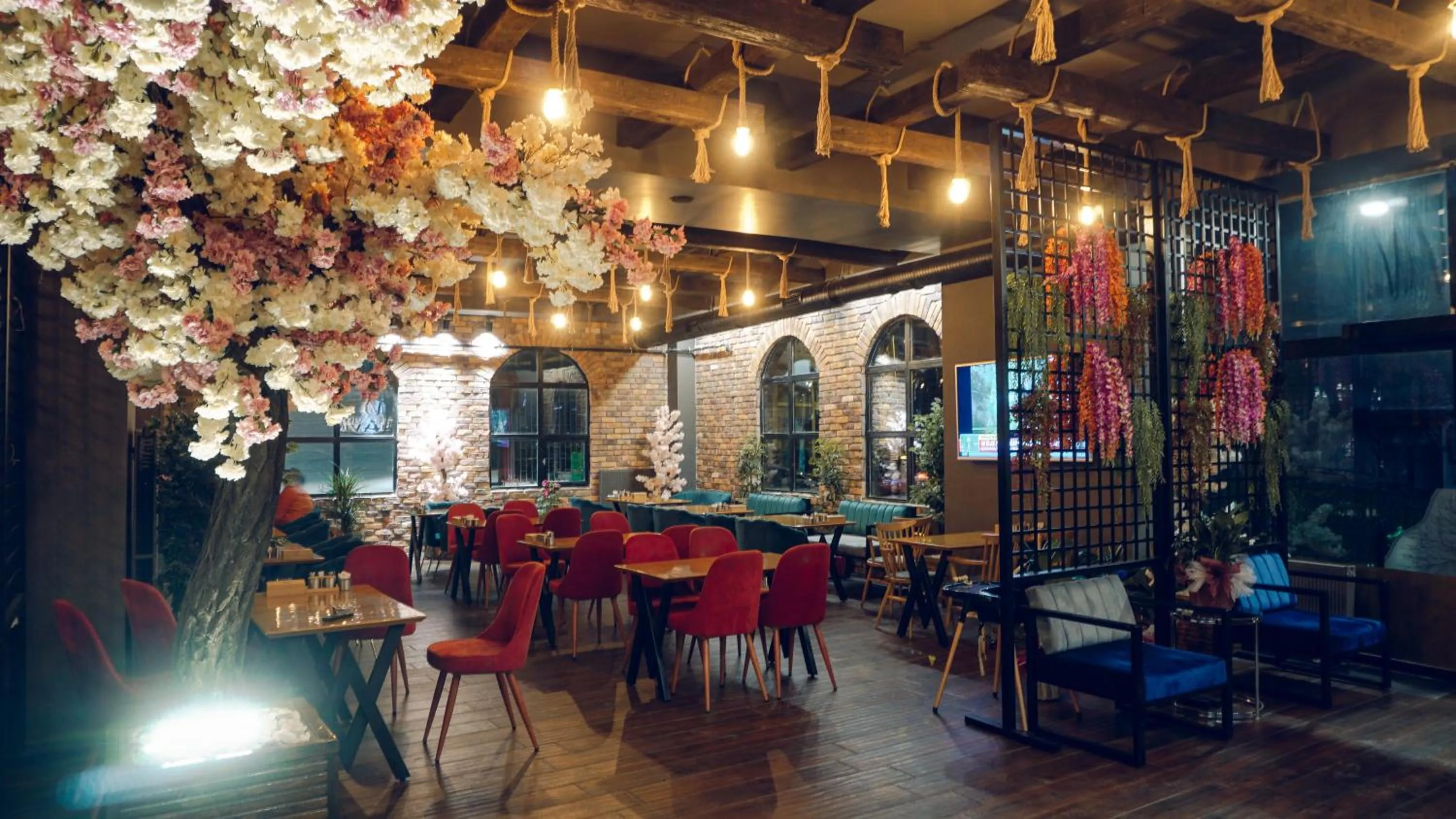 Restaurant/places to eat in Grand Catalkaya Hotel