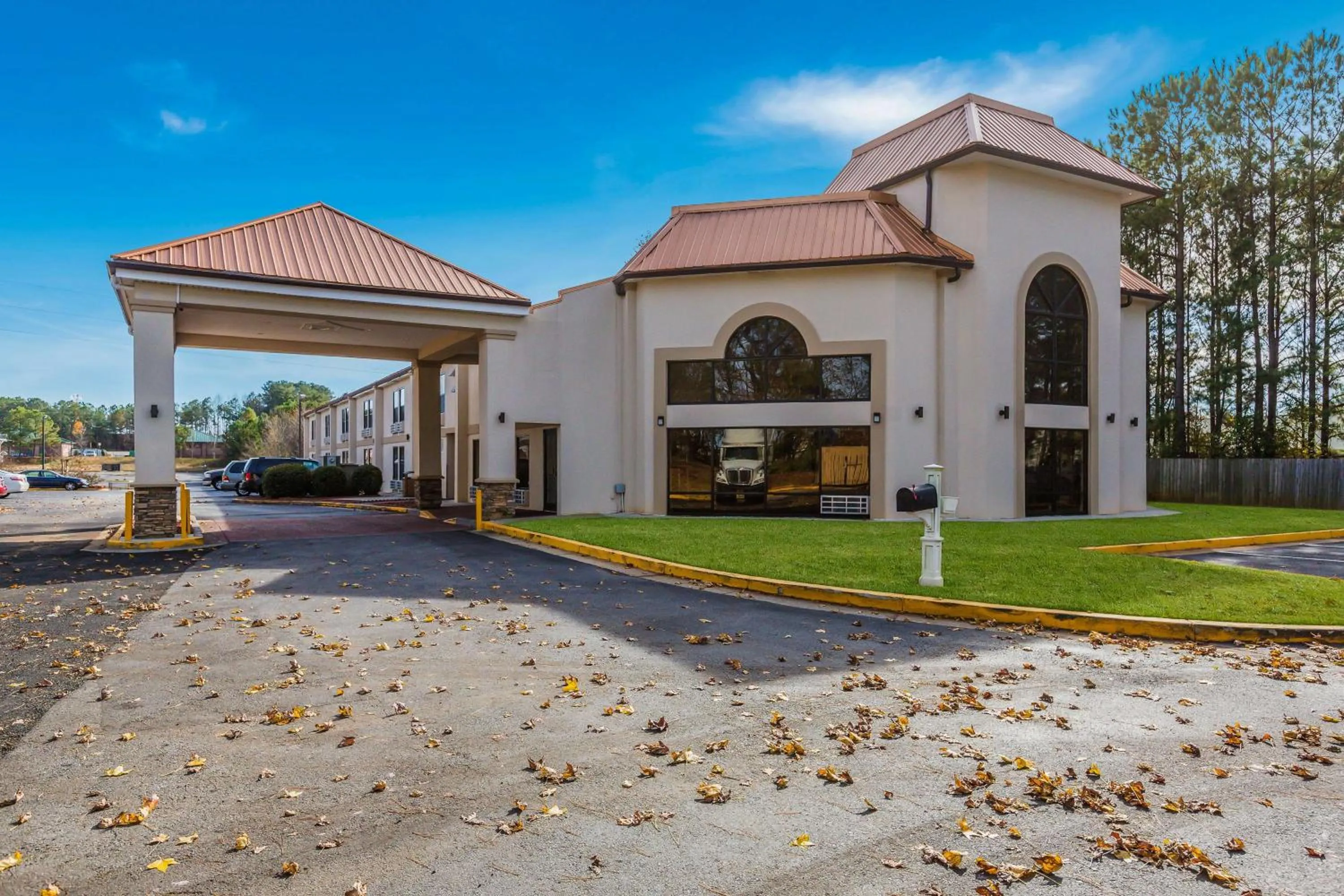 Property building in Motel 6-Suwanee, GA - Gwinnett Center