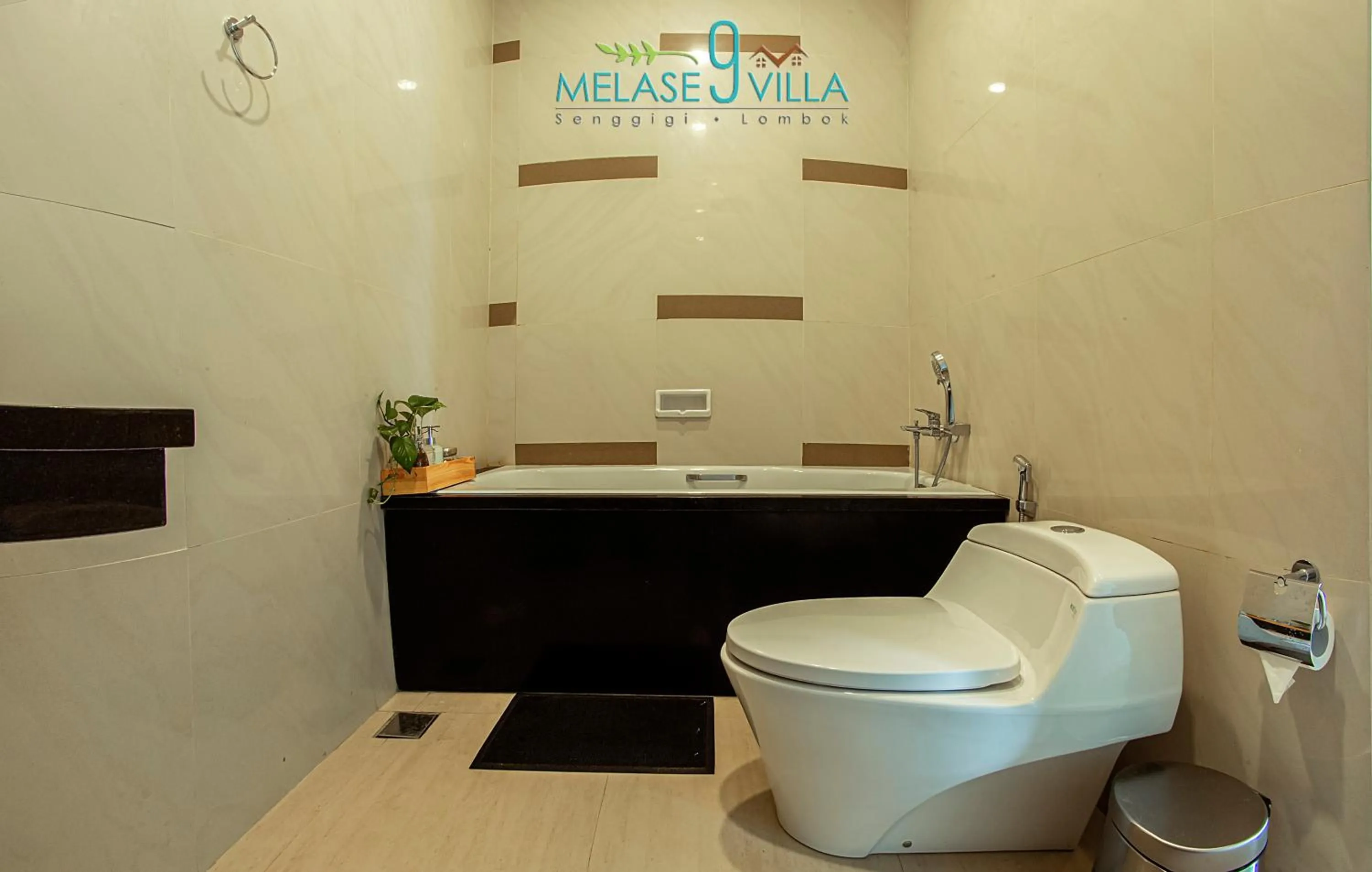 Bathroom in Melase 9 Villa, Senggigi