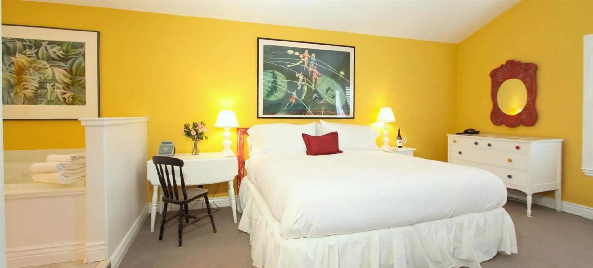 Bed in Inn at Occidental