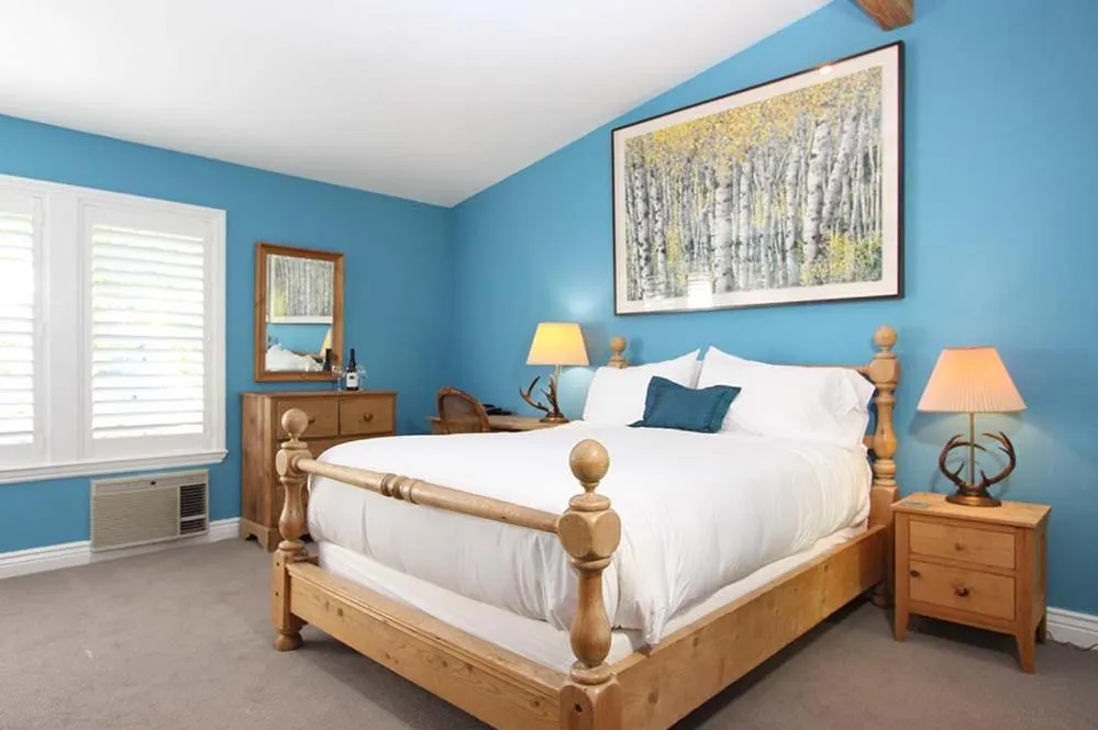 Bed in Inn at Occidental