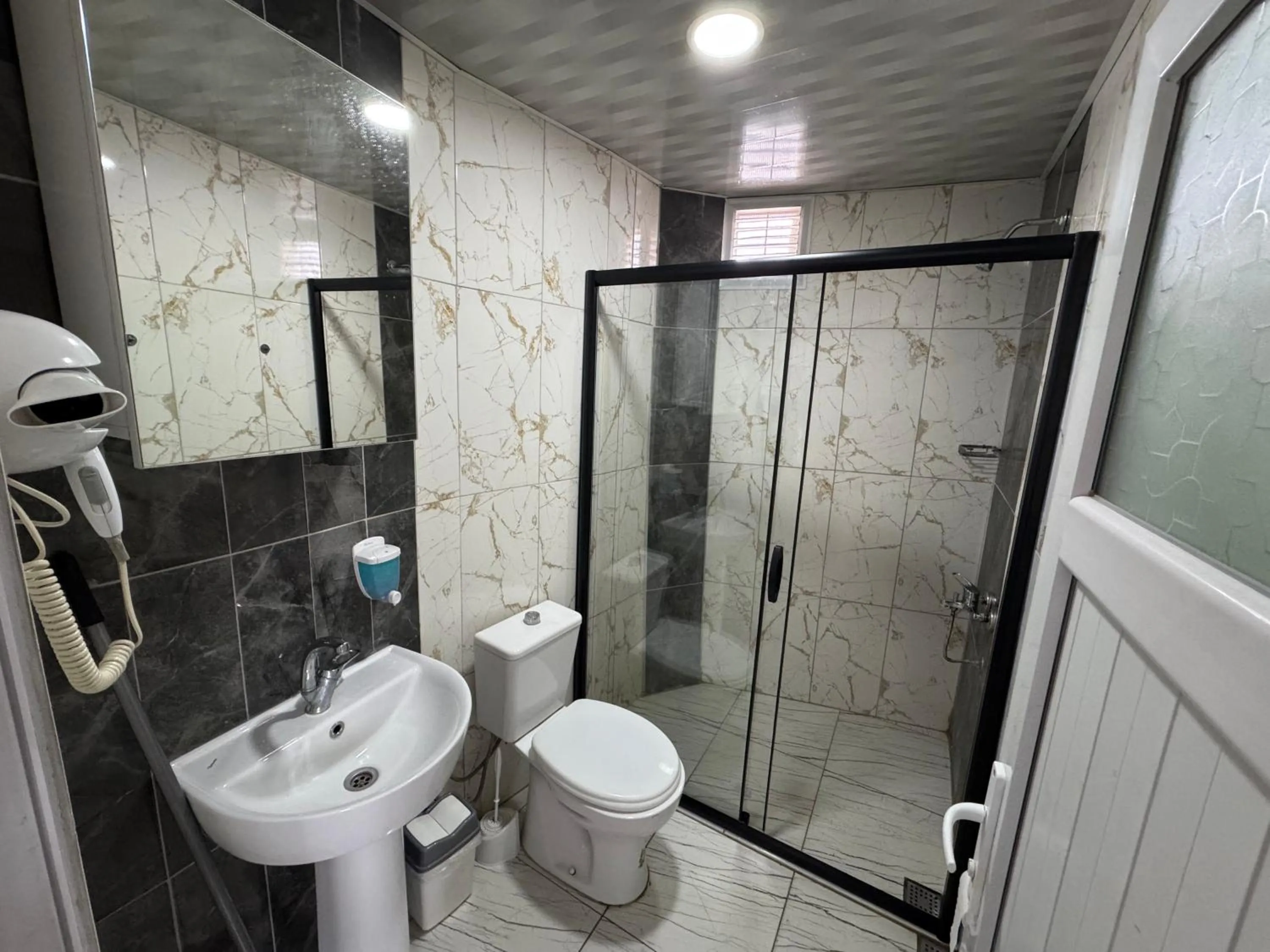 Shower in ERSOY EGE APART OTEL