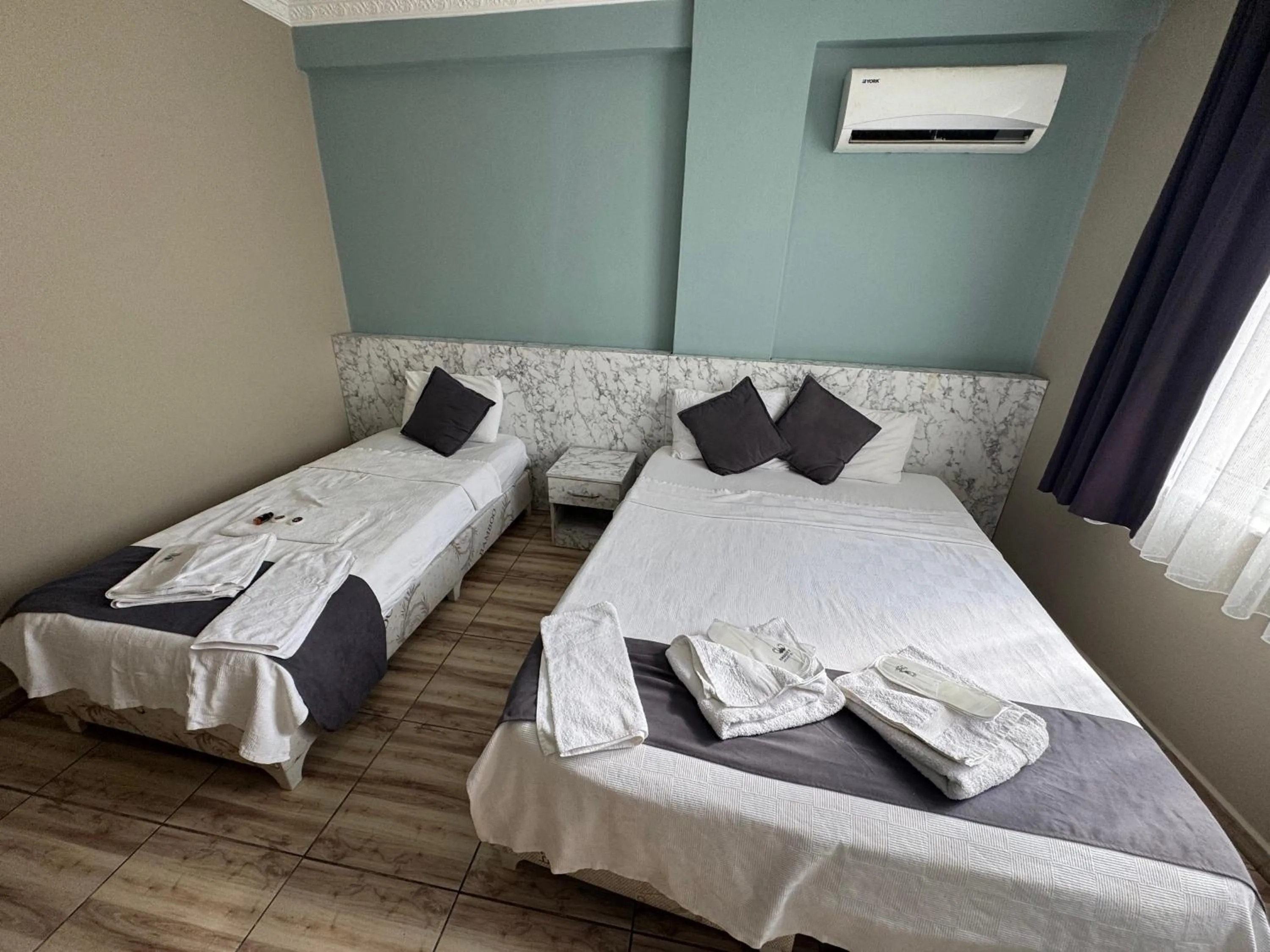Bed in ERSOY EGE APART OTEL