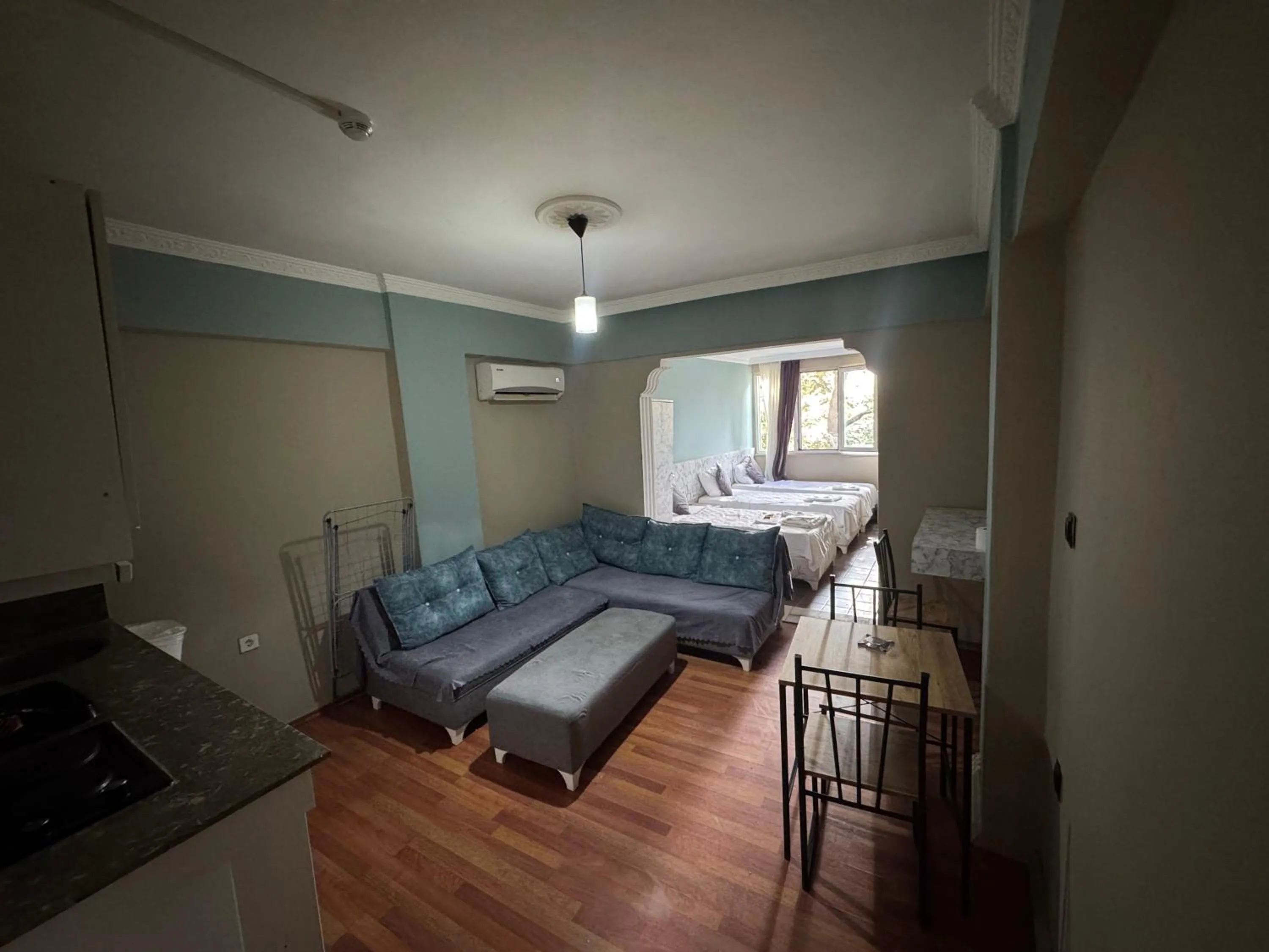 Living room, Bed in ERSOY EGE APART OTEL