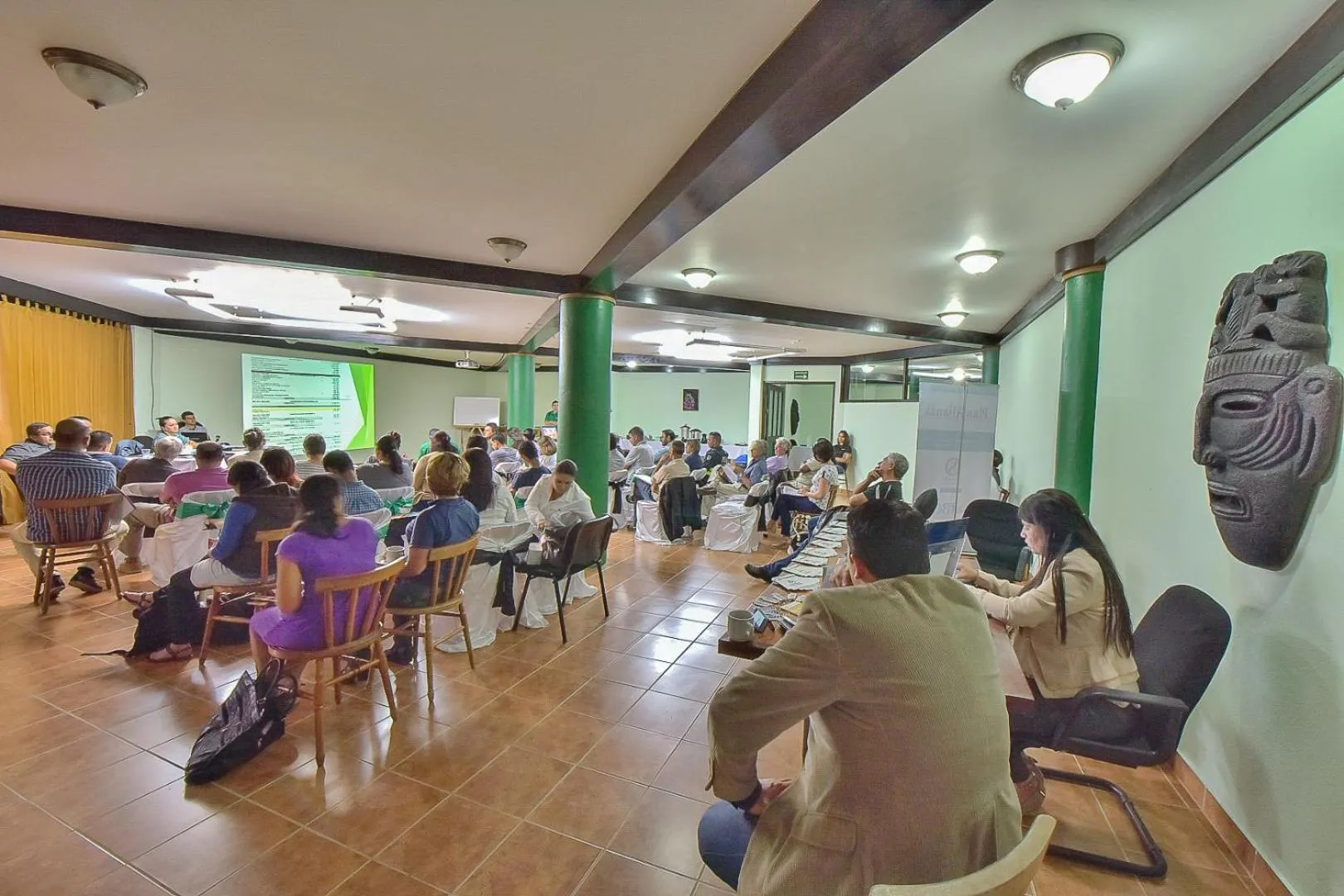 Business facilities in Hotel Montaña Monteverde