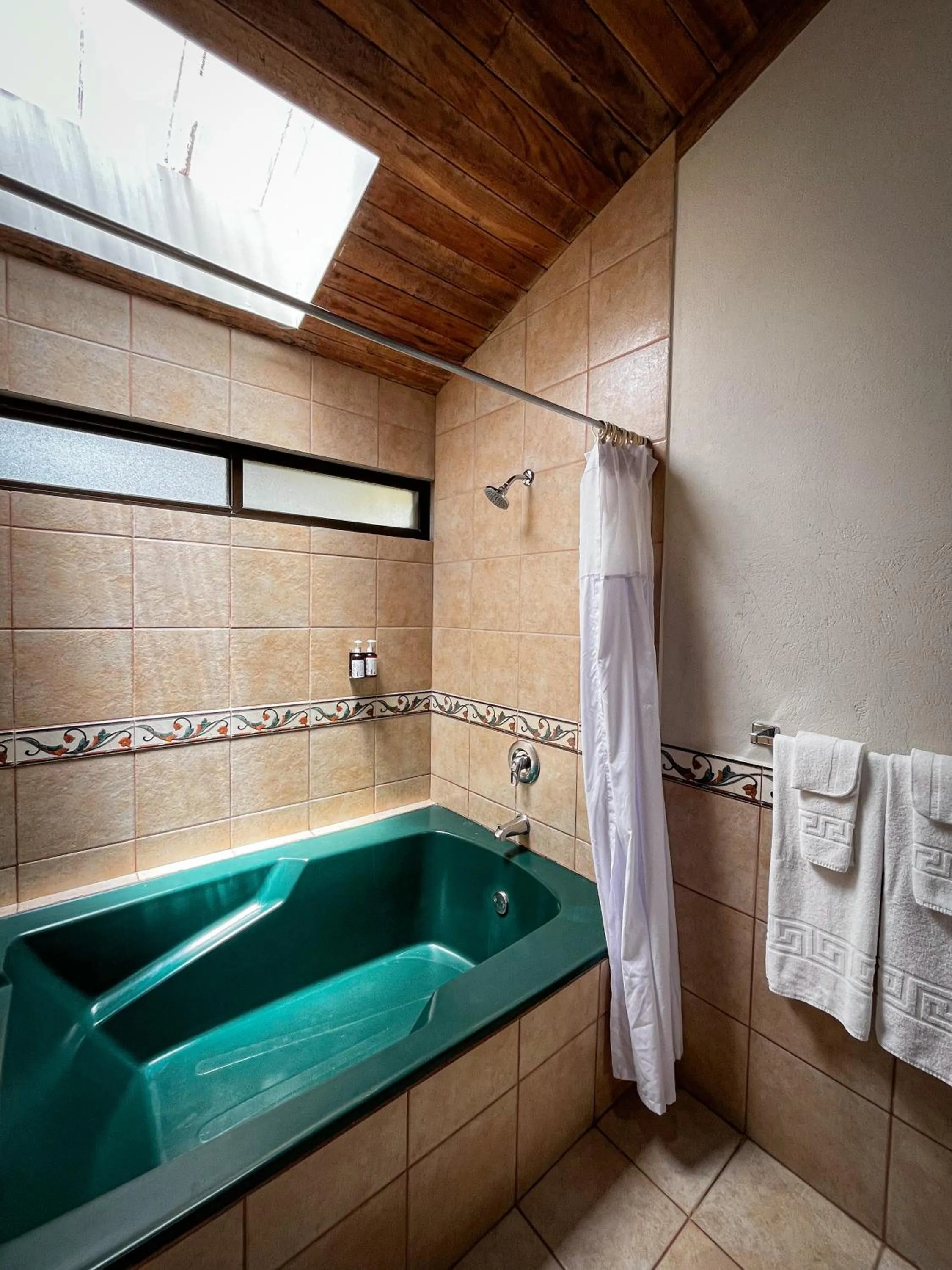 Bathroom in Hotel Montaña Monteverde