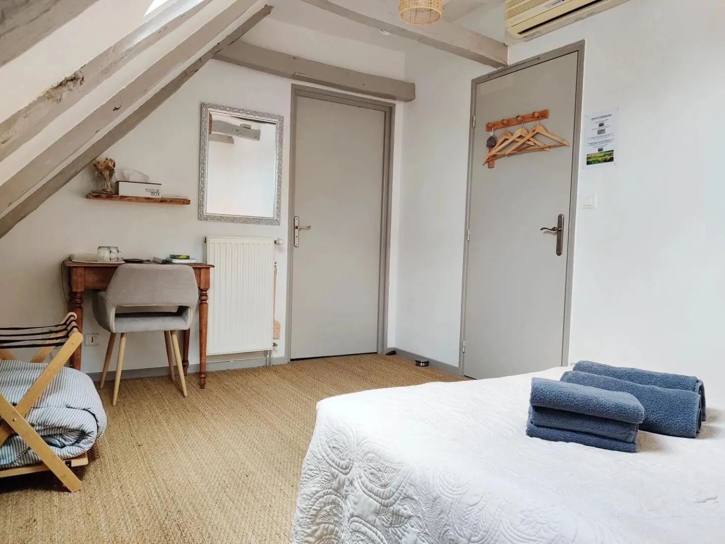 Bedroom, Bed in Maison d'Hôtes La Grange