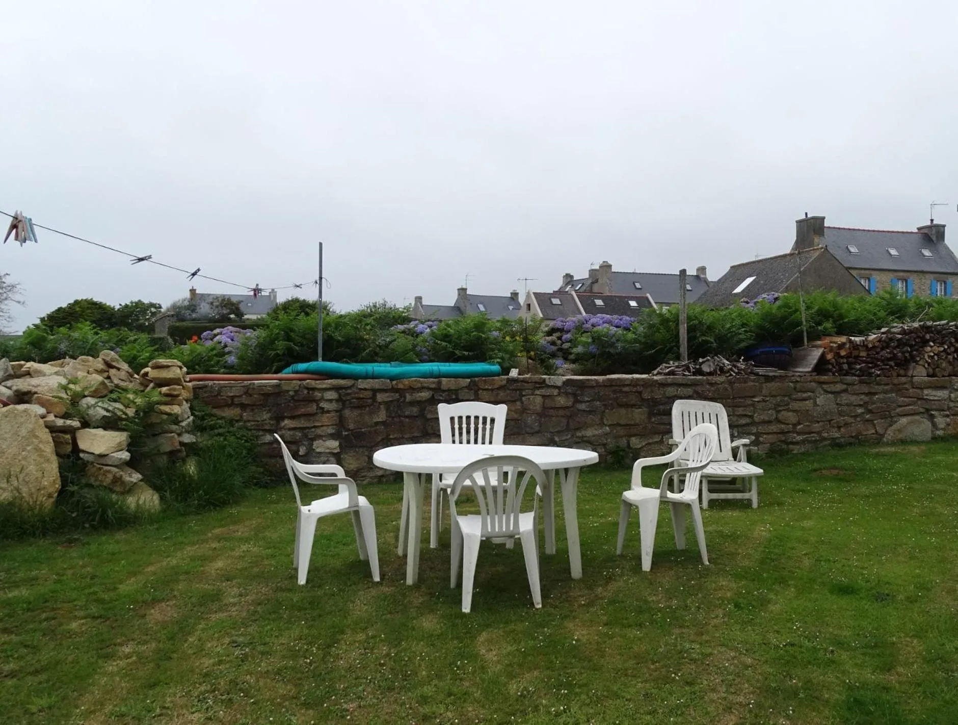 Garden in Chambres d'hôtes de Kermerrien