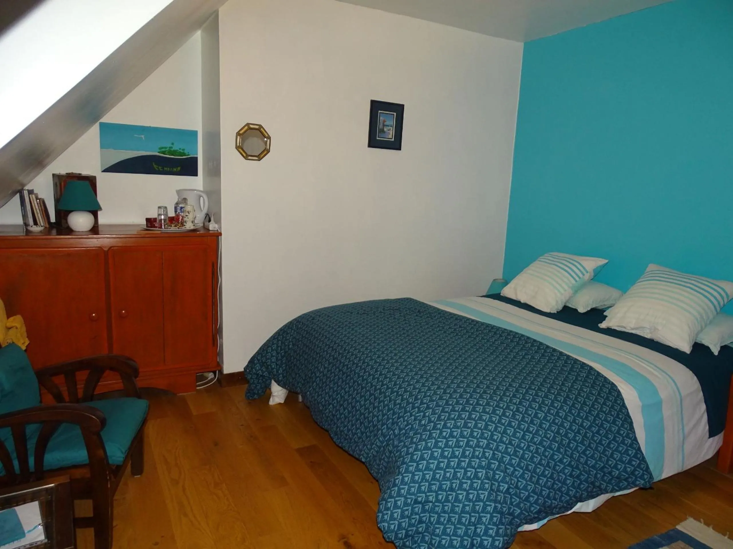 Photo of the whole room, Bed in Chambres d'hôtes de Kermerrien