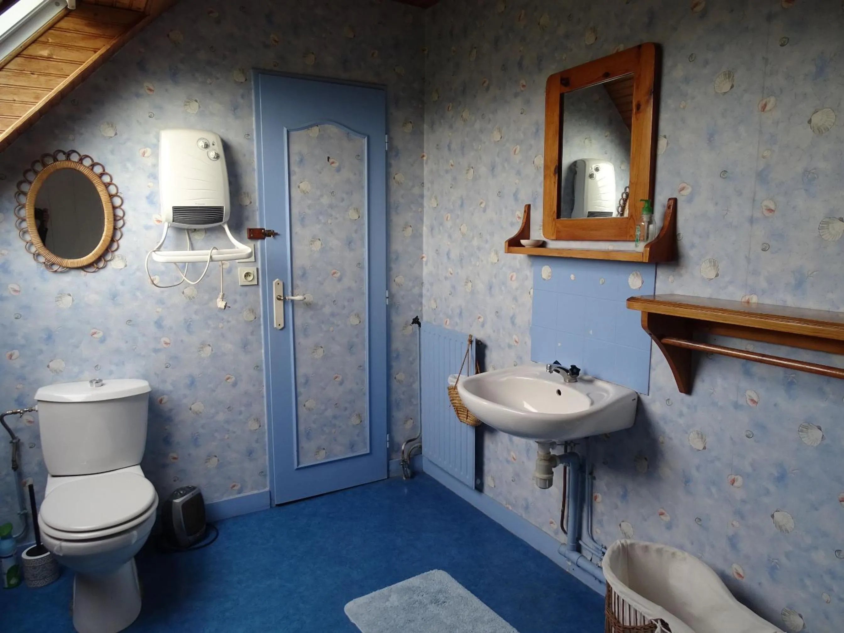 Bathroom in Chambres d'hôtes de Kermerrien
