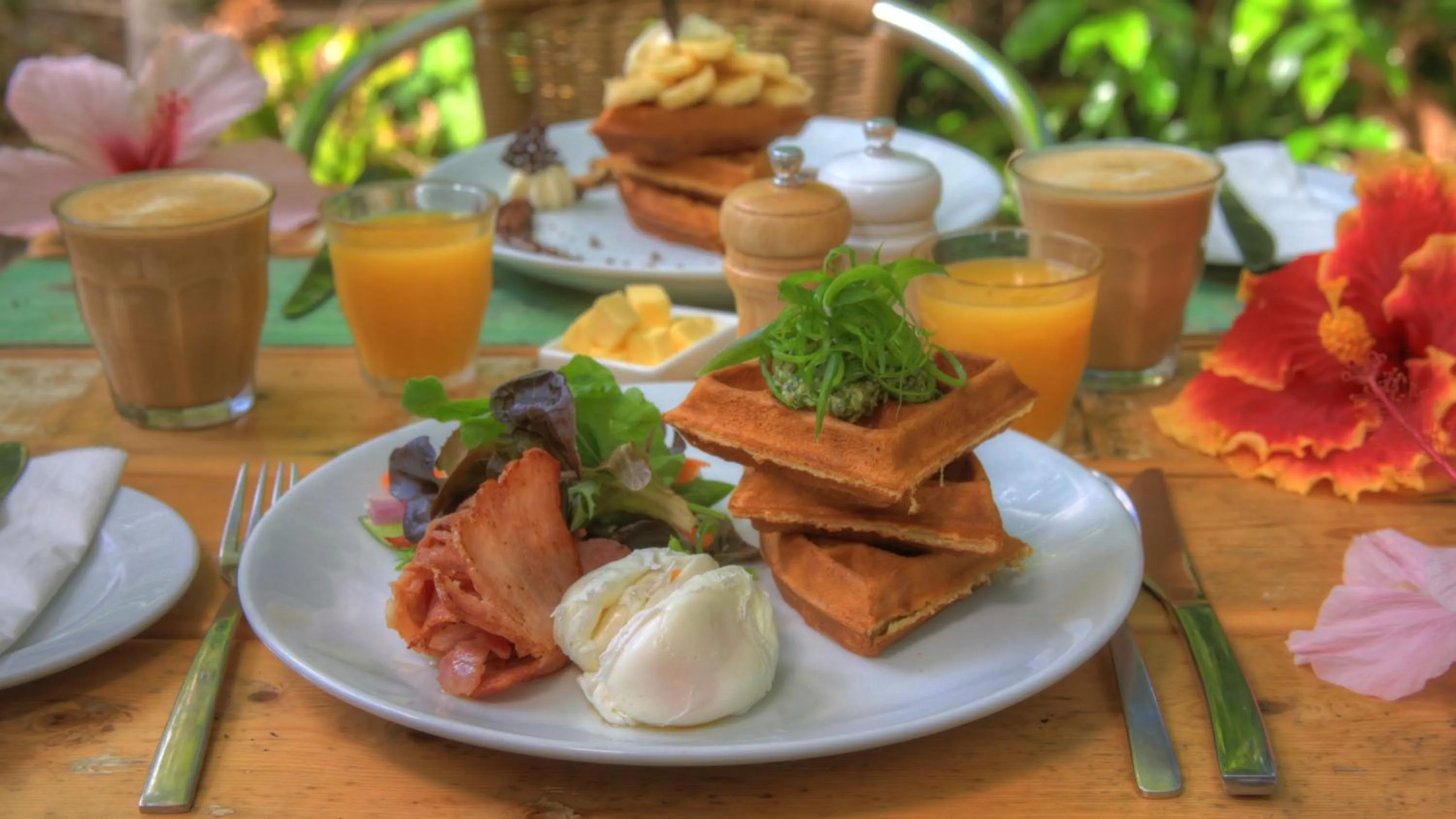 Food and drinks in Beachcomber Lodge