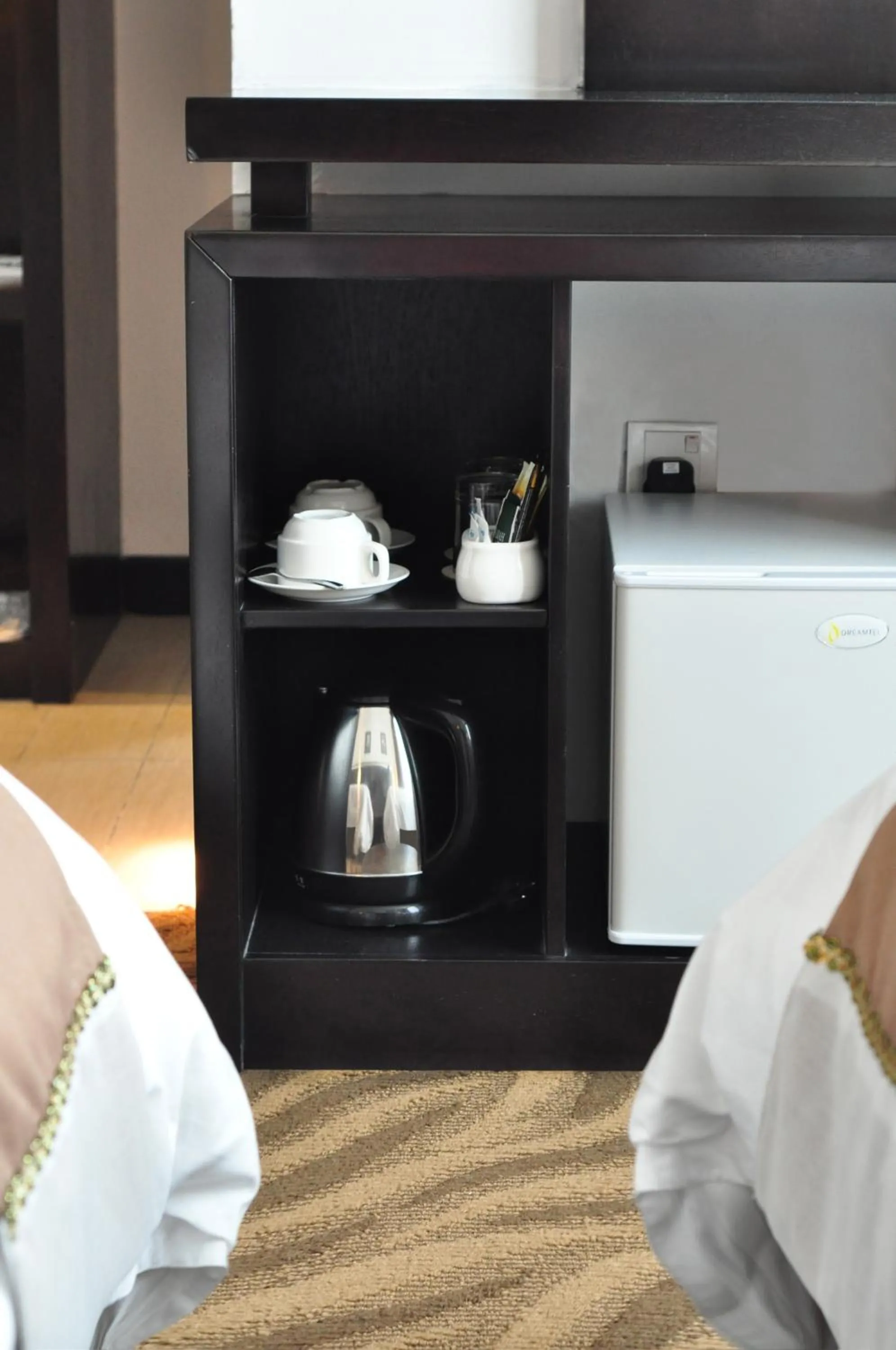 Coffee/tea facilities, Bed in Dreamtel Kota Kinabalu