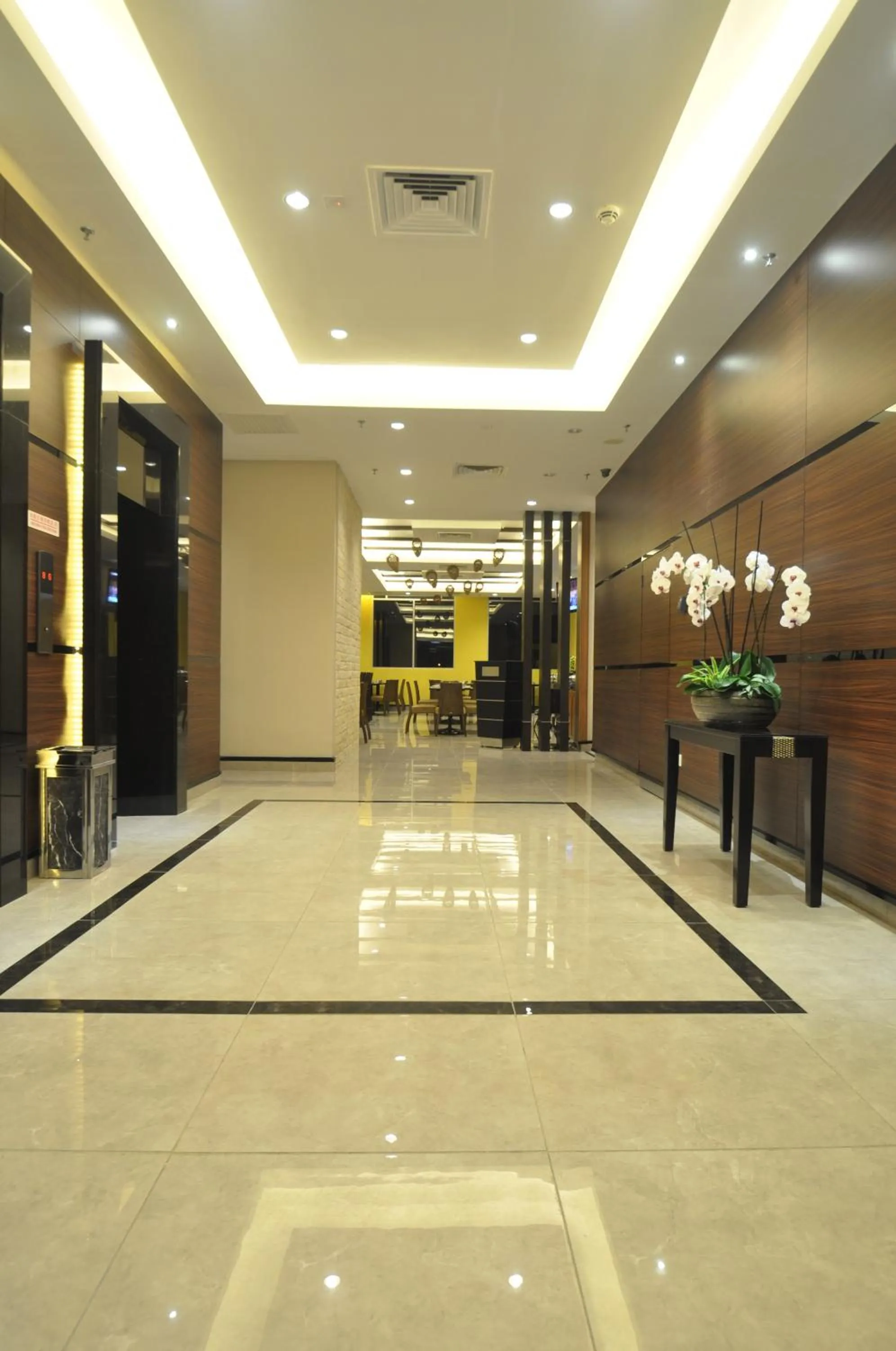 Lobby or reception in Dreamtel Kota Kinabalu