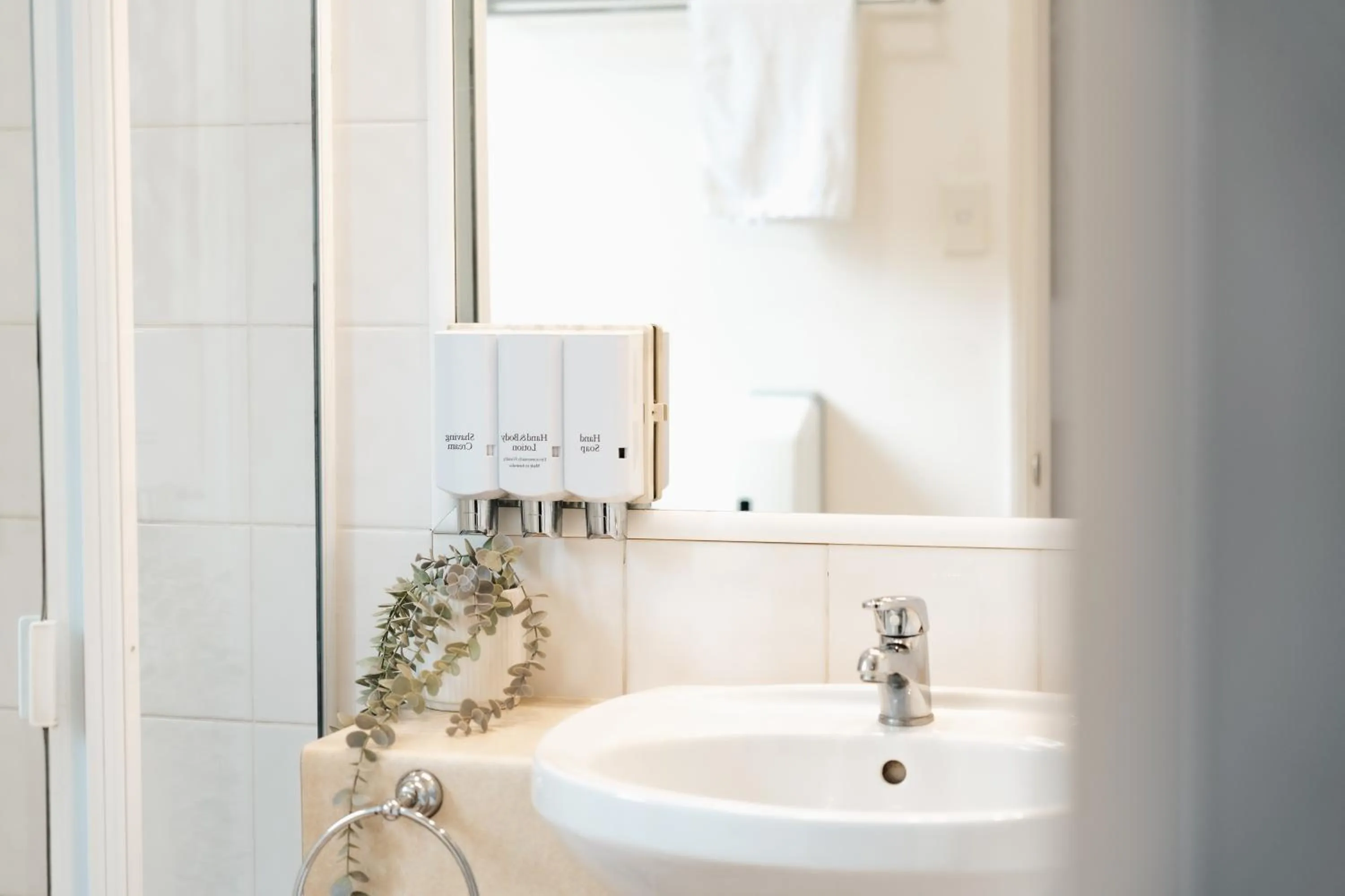 Hot Tub in Best Western Tuscany on Tor Motor Inn