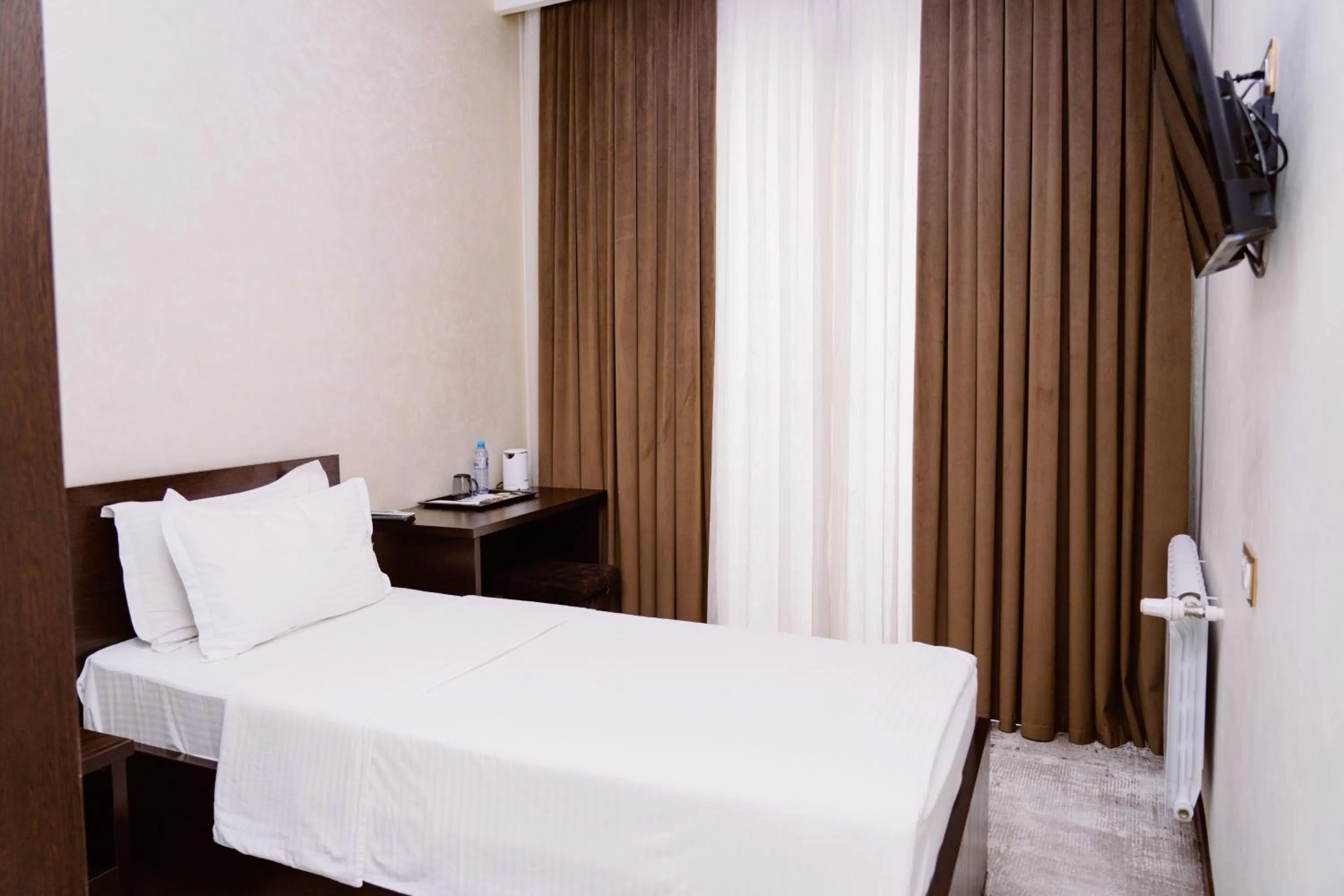 Bed in PGA Hotel Free Shuttle to Airport