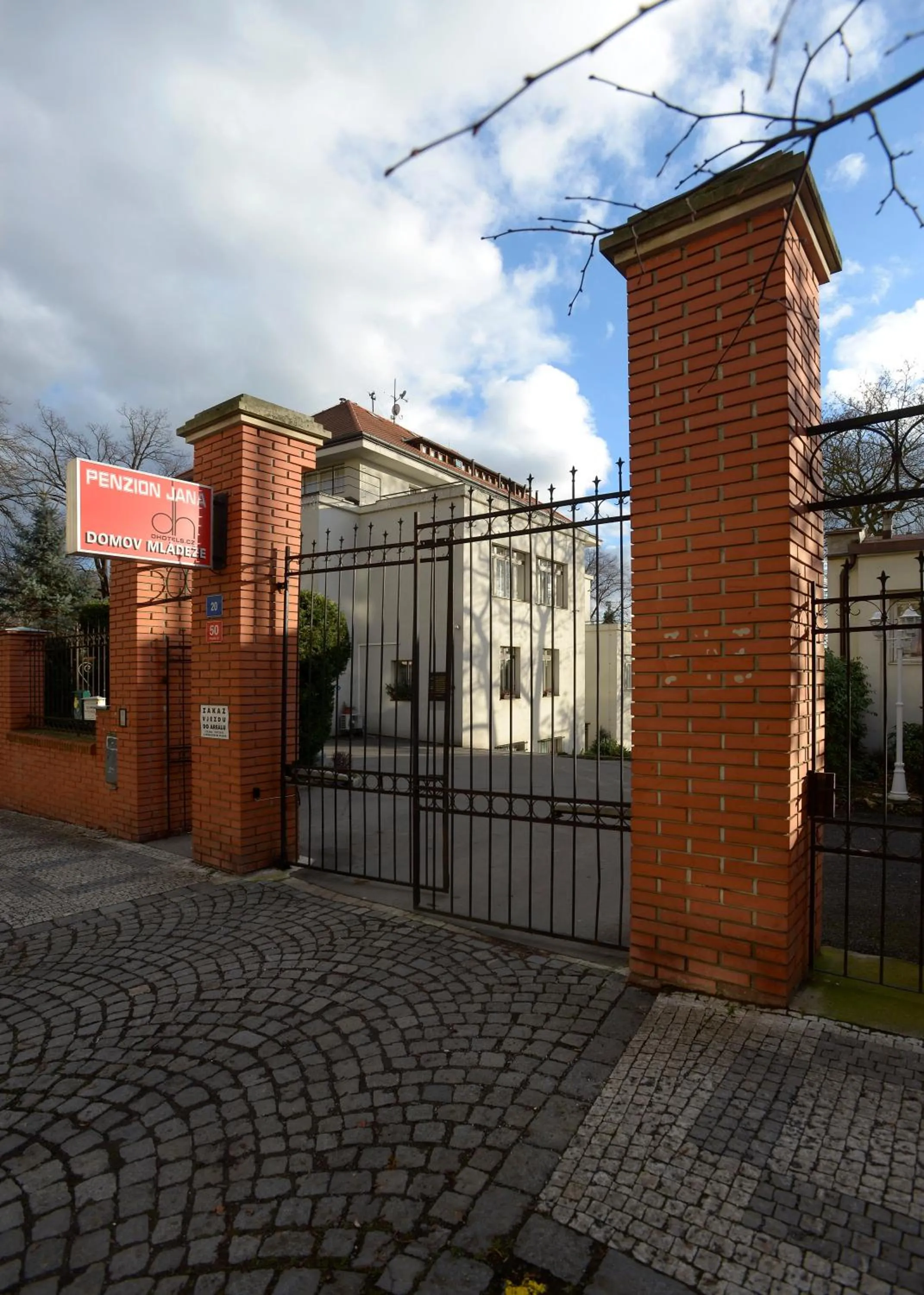 Facade/entrance in Pension Jana - Domov Mládeže