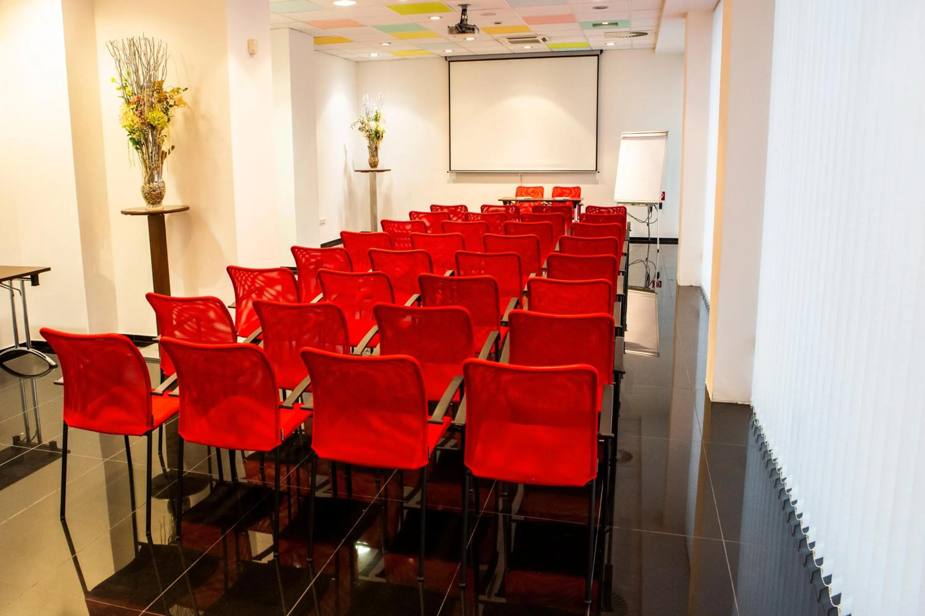 Business facilities in Art Hotel William