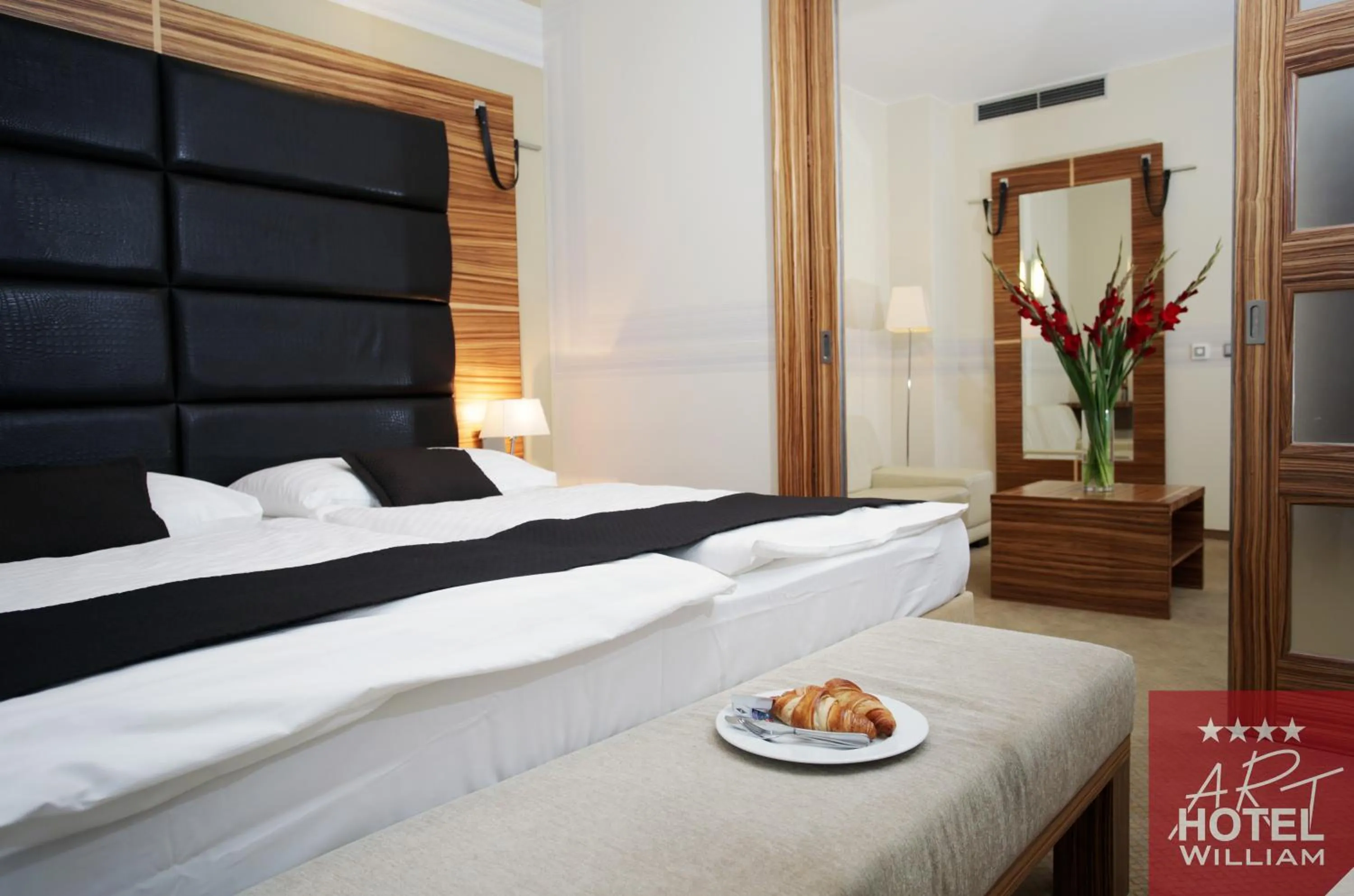 Photo of the whole room, Bed in Art Hotel William